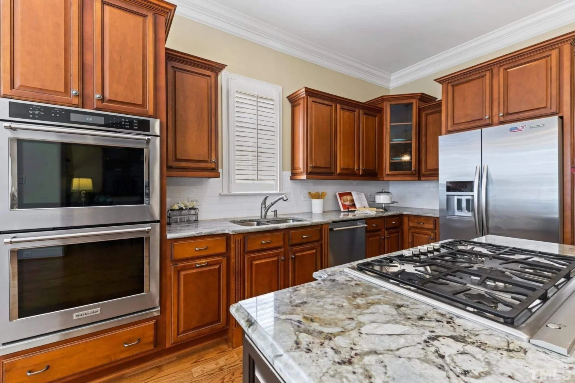 Elegant 5-Bedroom house Floor Plan with Modern Architectural Designs