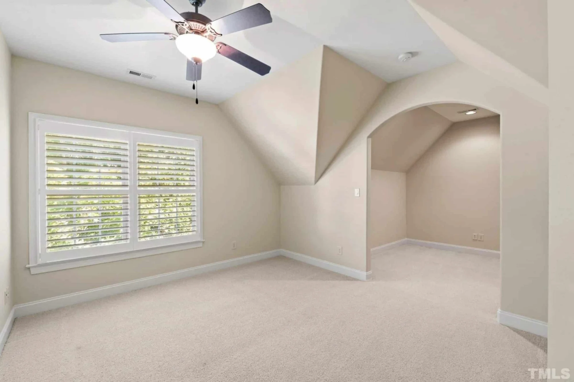 Elegant 5-Bedroom house Floor Plan with Modern Architectural Designs