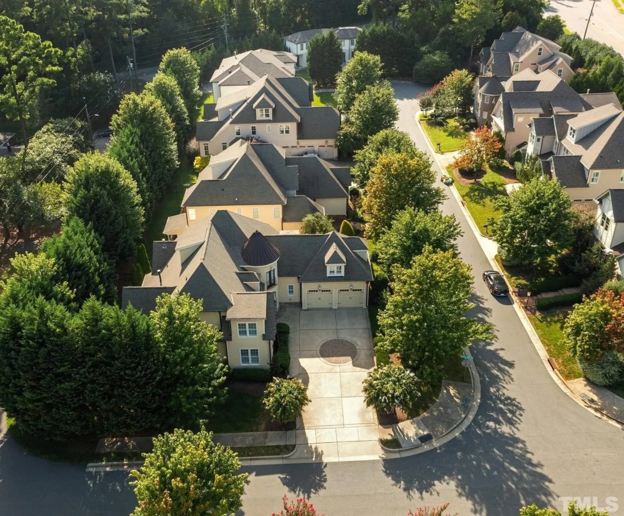 8-1303 HOUSE PLAN - French Country Luxury House Plan – 5 Beds, 4,300 Sq Ft 5 Elegant 5-Bedroom house Floor Plan with Modern Architectural Designs