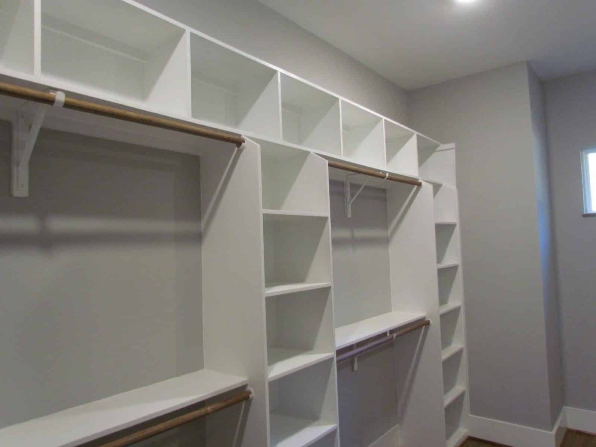 Elegant Craftsman house Plan with Spacious Floor Plan & CAD