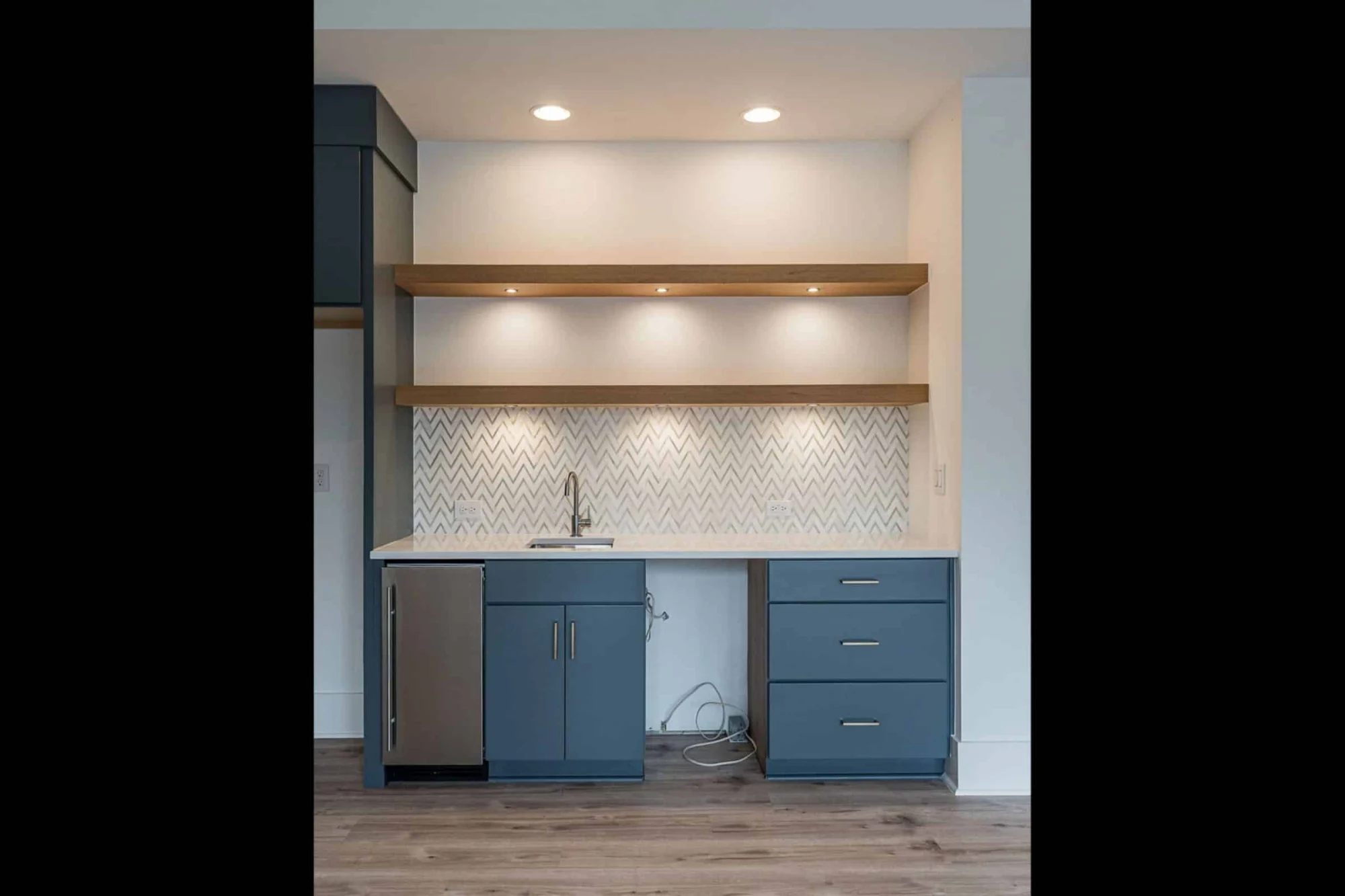 Luxury house Plan with CAD Blueprints and Modern Designs