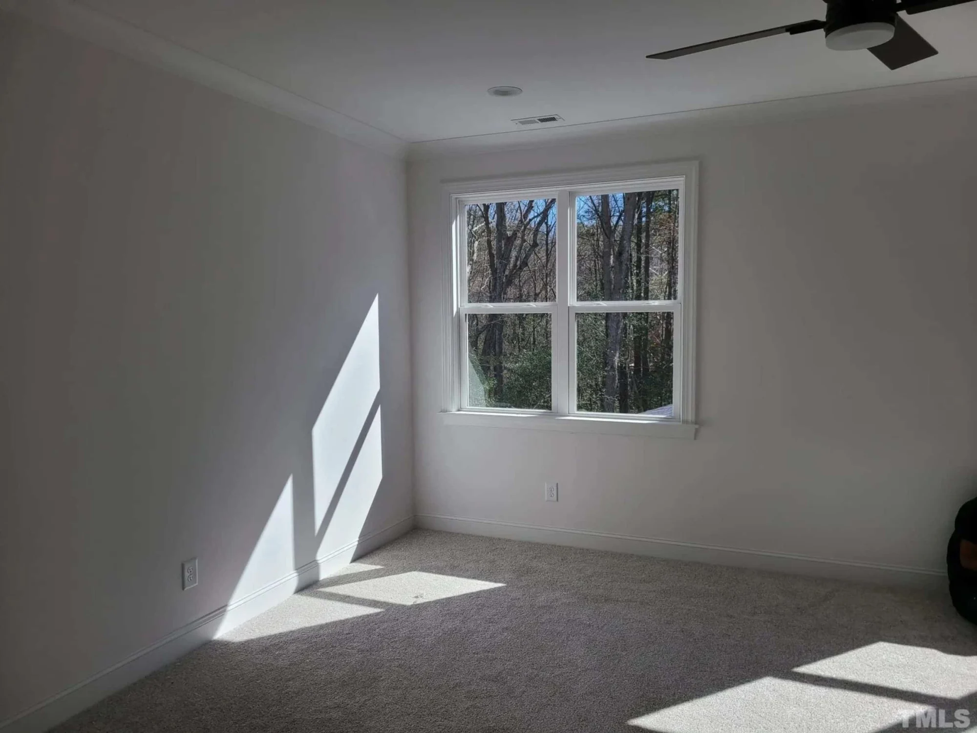 Spacious Farmhouse house Plan with Detailed Floor Blueprint