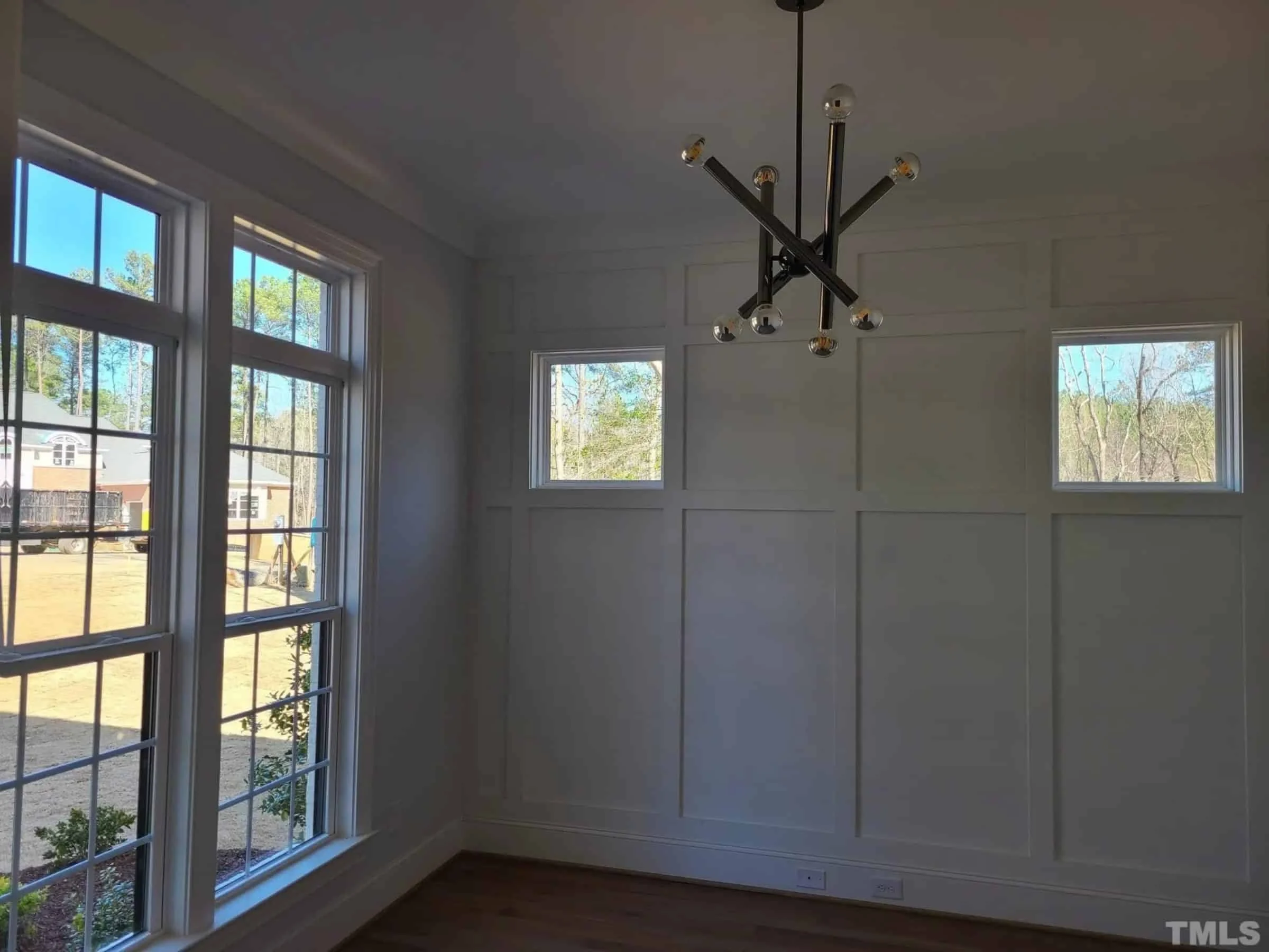 Spacious Farmhouse house Plan with Detailed Floor Blueprint