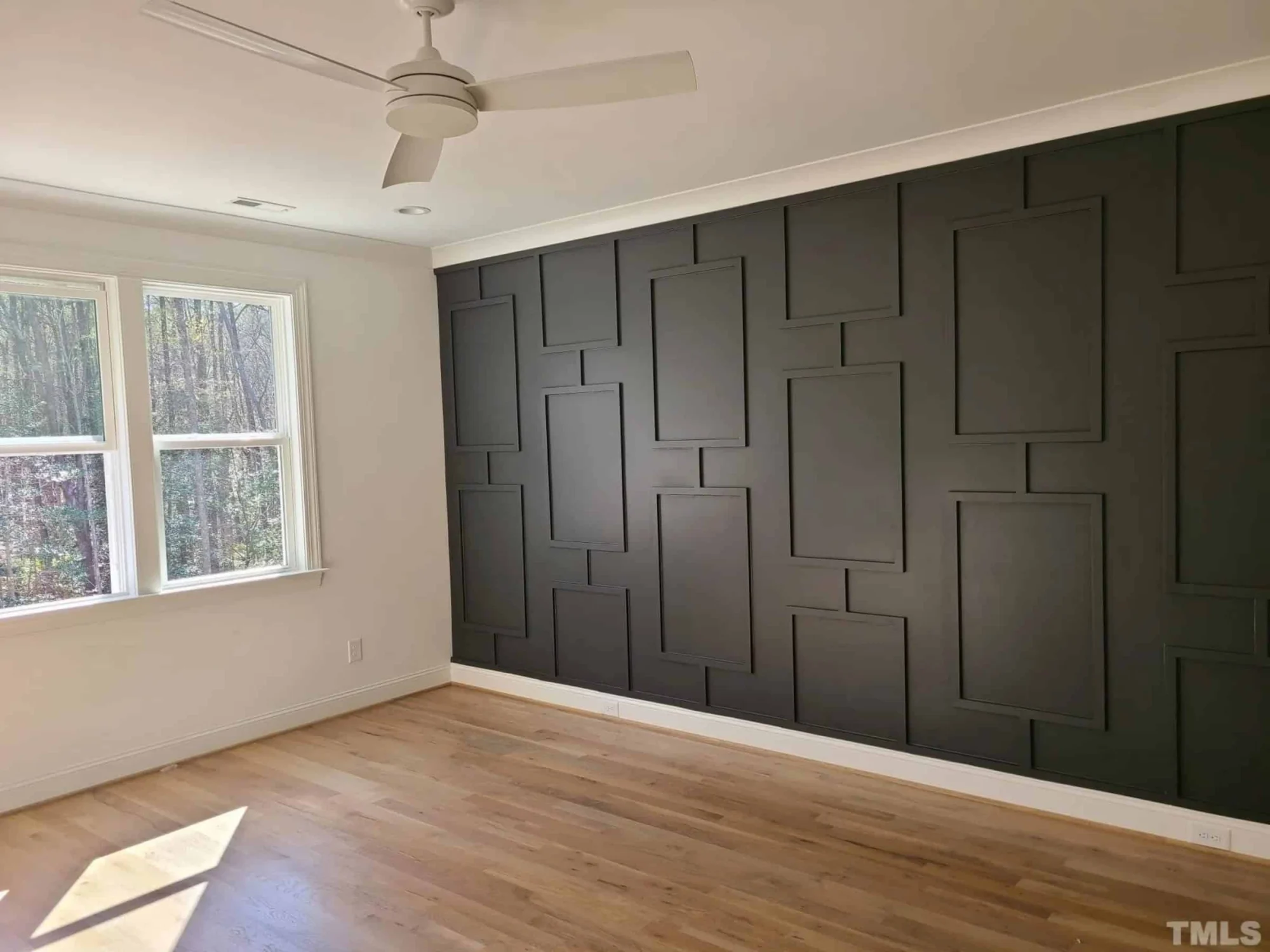 Spacious Farmhouse house Plan with Detailed Floor Blueprint