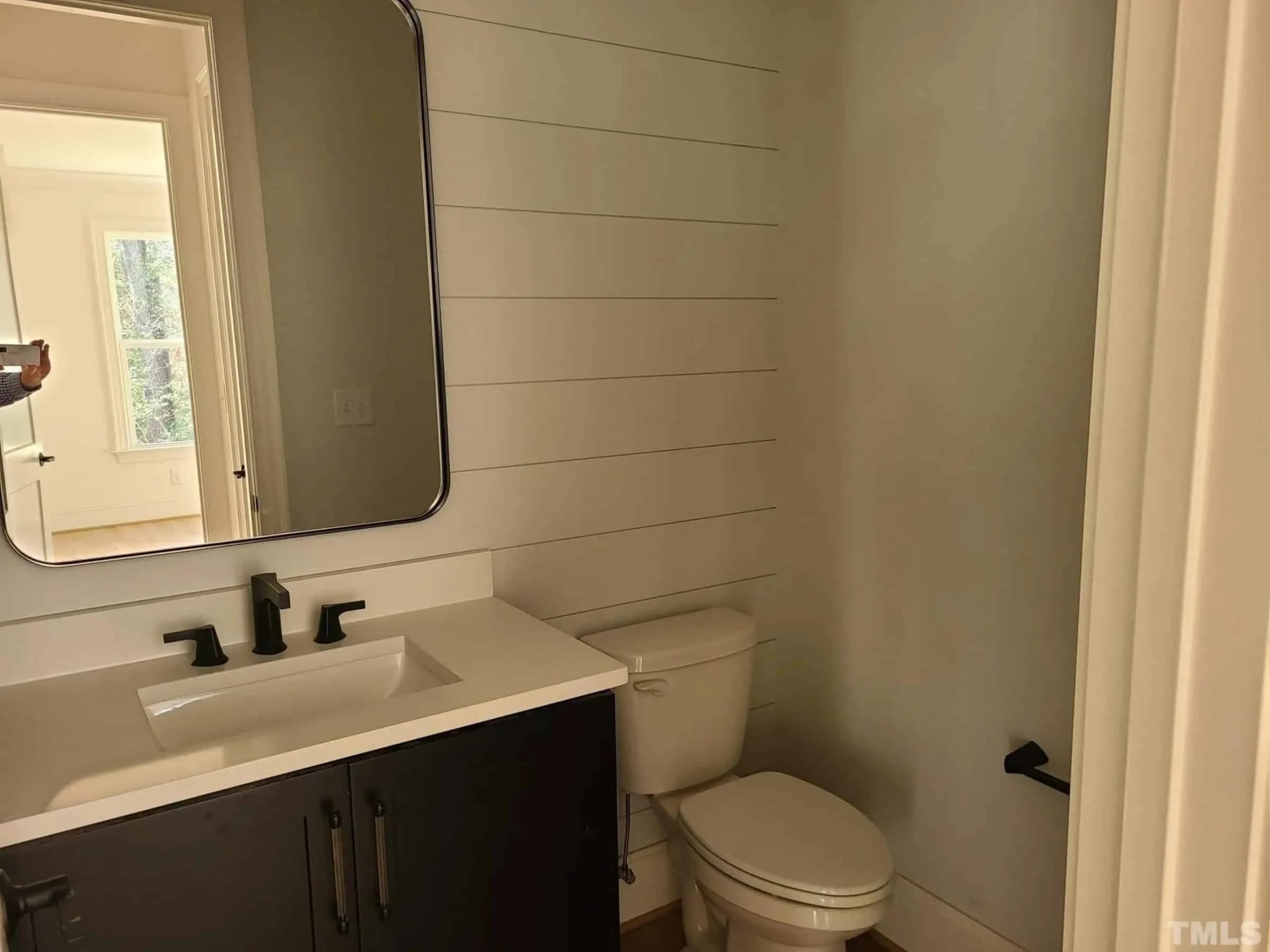 Spacious Farmhouse house Plan with Detailed Floor Blueprint