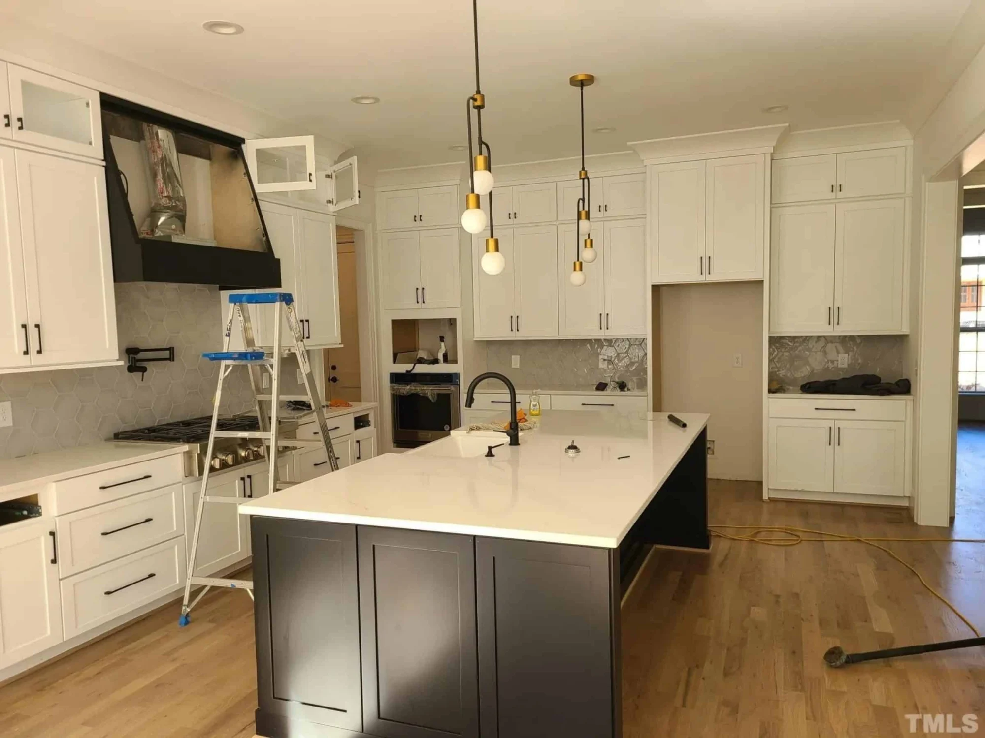 Spacious Farmhouse house Plan with Detailed Floor Blueprint