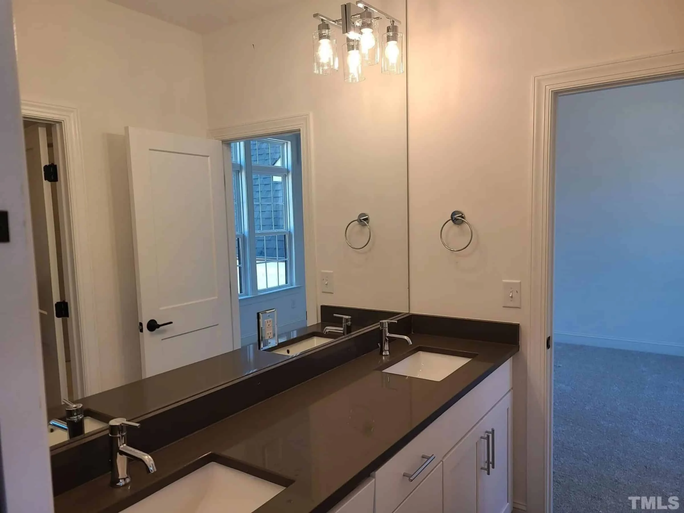 Spacious Farmhouse house Plan with Detailed Floor Blueprint