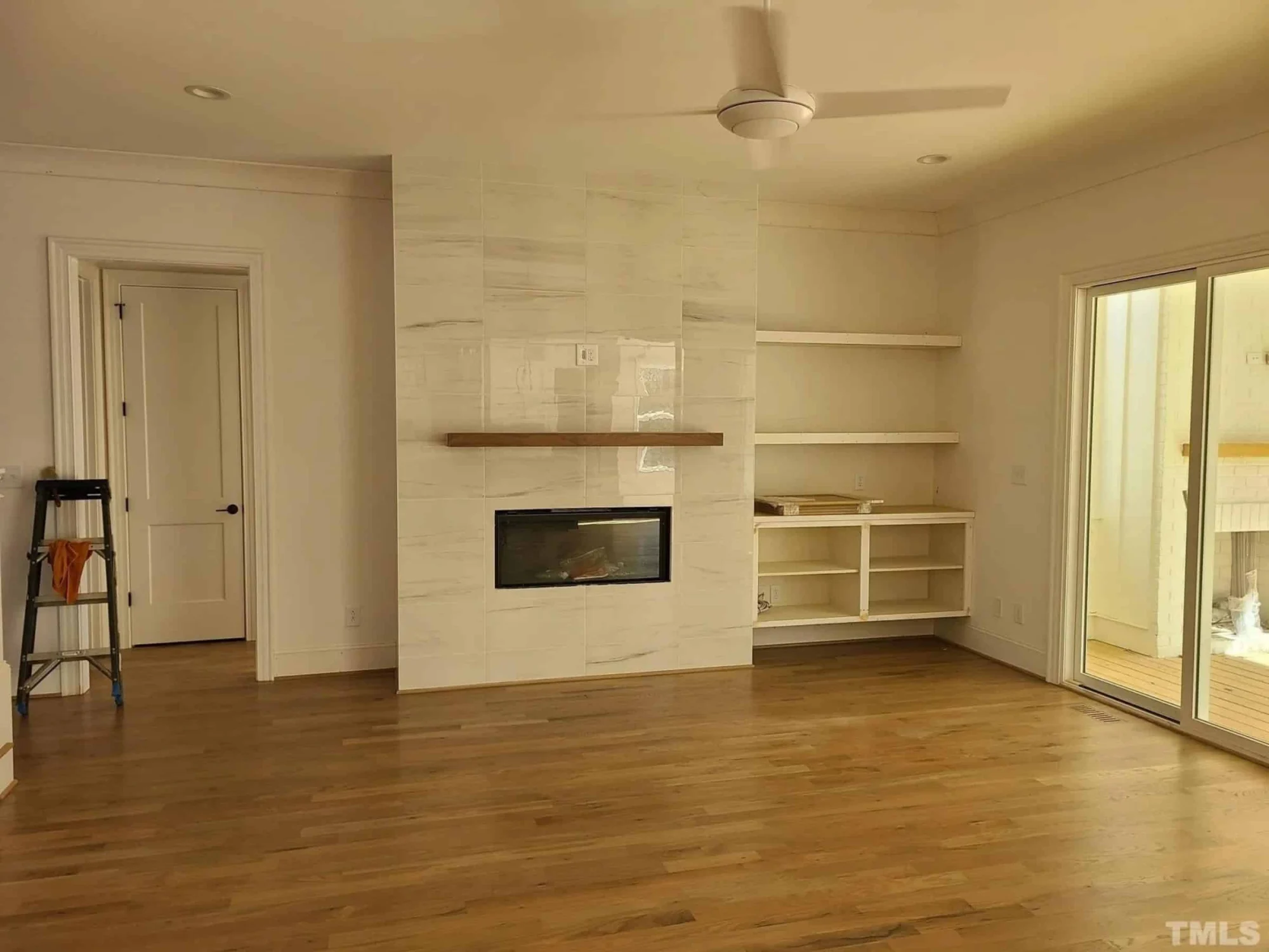 Spacious Farmhouse house Plan with Detailed Floor Blueprint