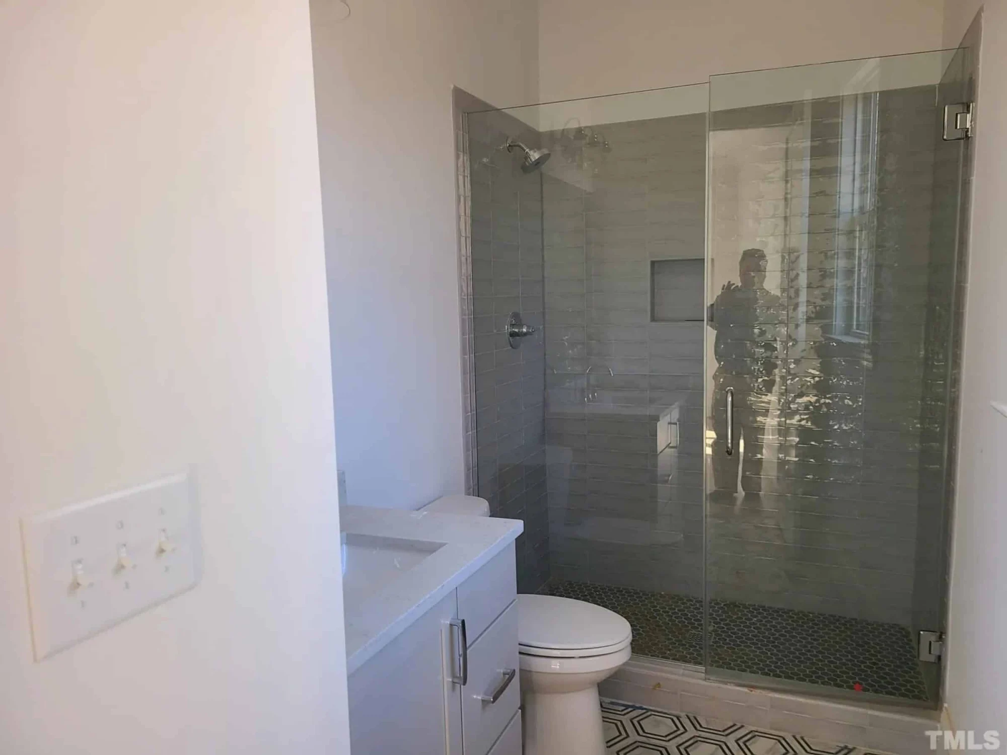 Spacious Farmhouse house Plan with Detailed Floor Blueprint