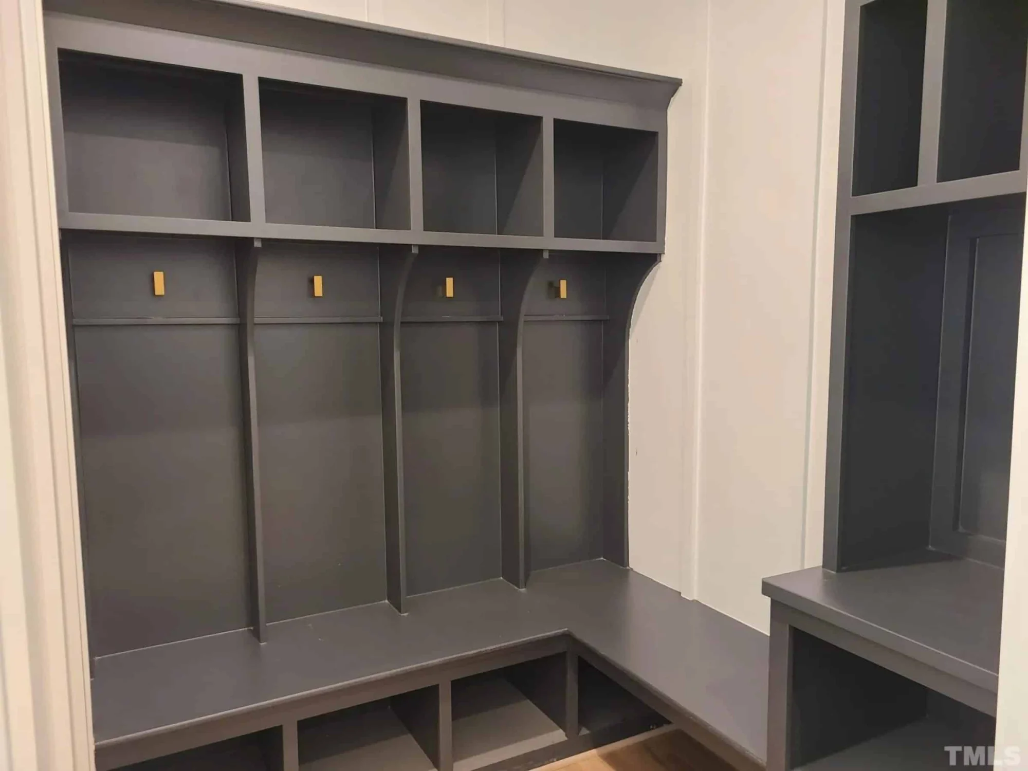 Spacious Farmhouse house Plan with Detailed Floor Blueprint