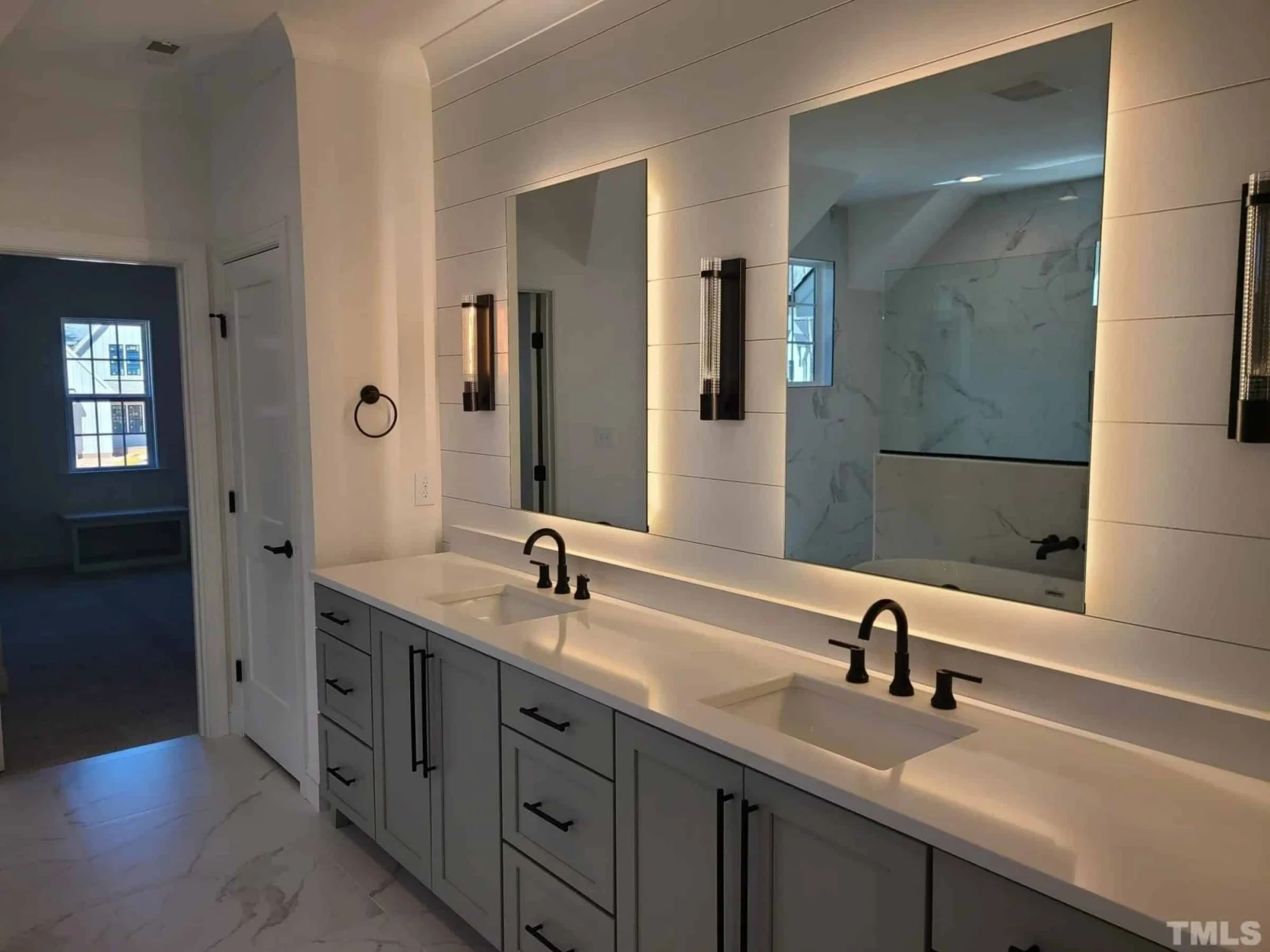 Spacious Farmhouse house Plan with Detailed Floor Blueprint