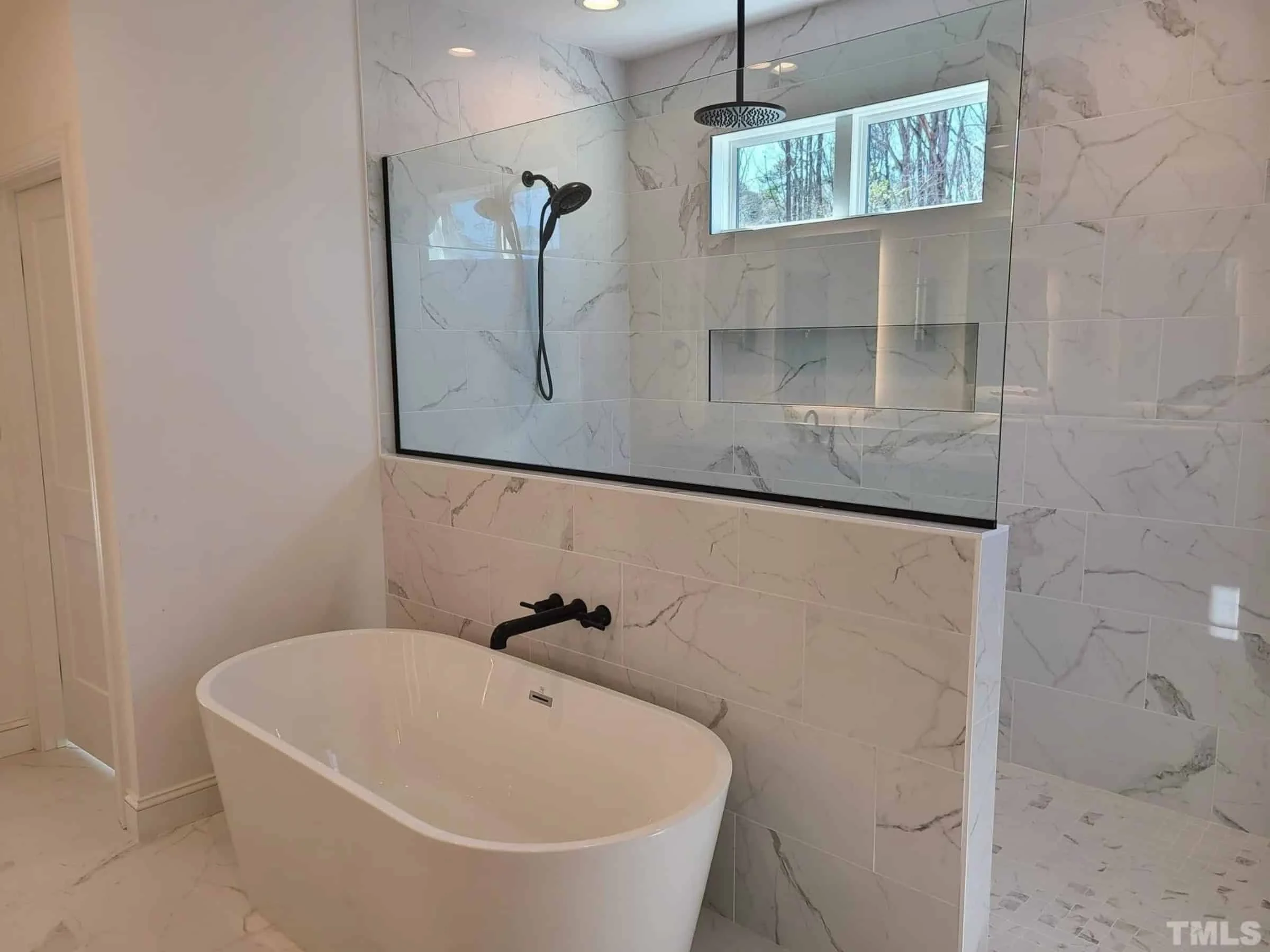 Spacious Farmhouse house Plan with Detailed Floor Blueprint