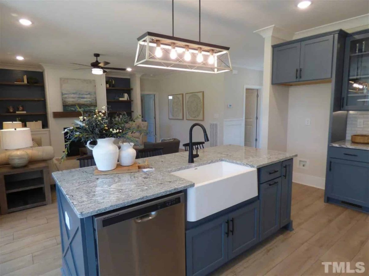 Modern Architectural house Plan with 2 Floors and 4 Beds