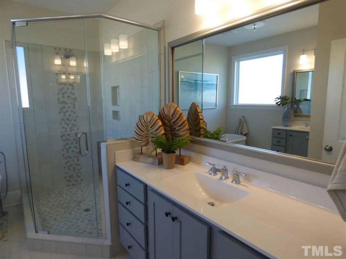 Modern Architectural house Plan with 2 Floors and 4 Beds