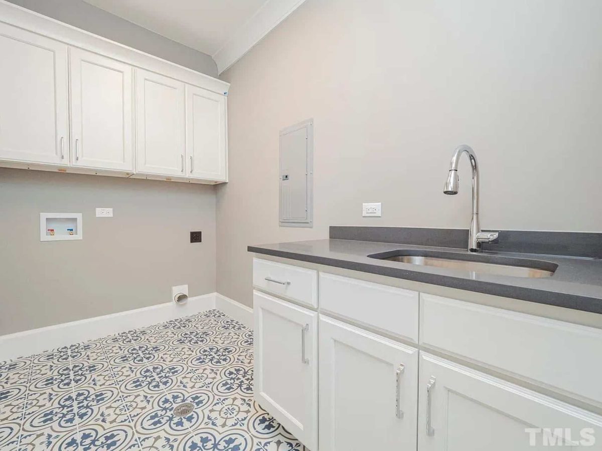 Stunning Modern Craftsman house Plan with CAD Designs