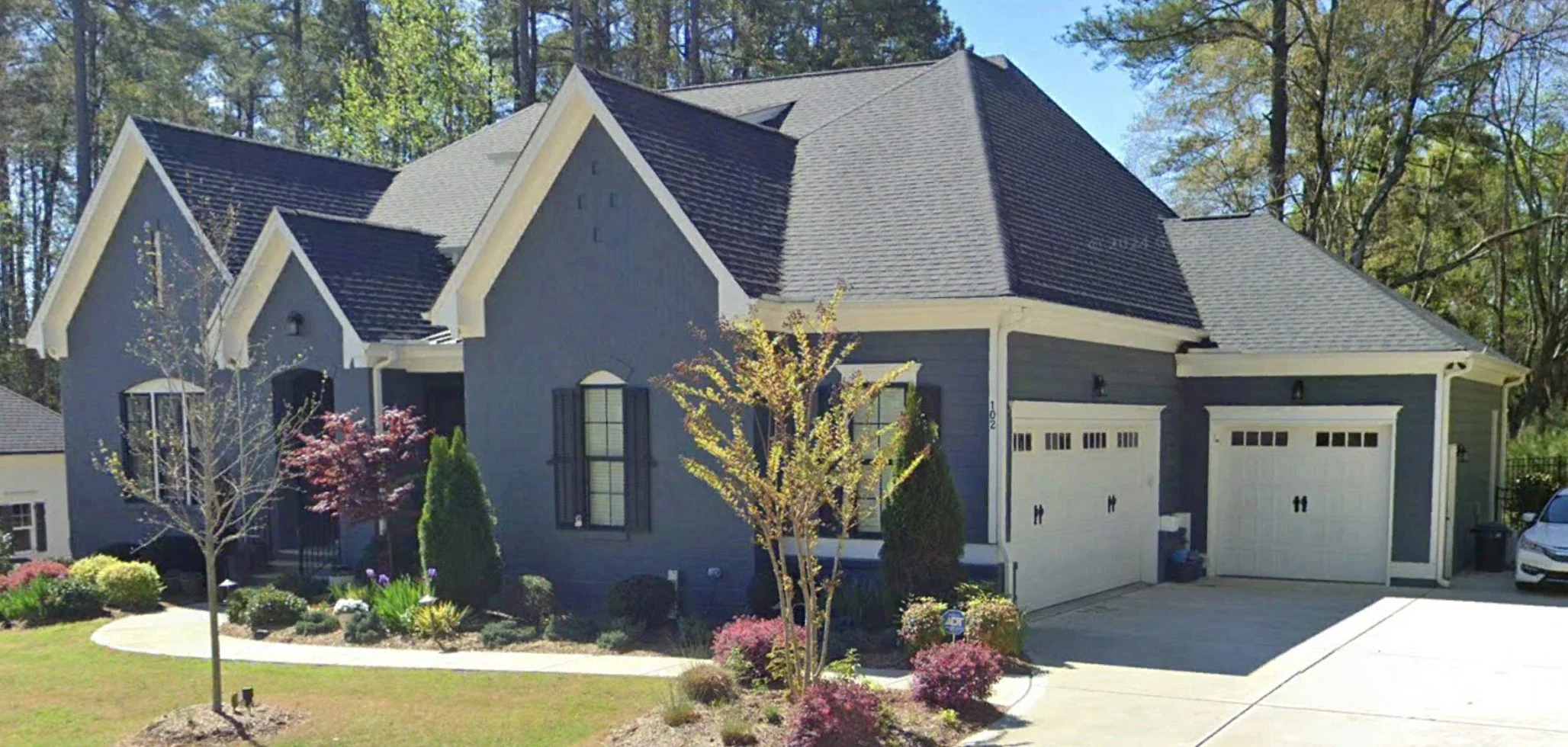 19-2468A HOUSE PLAN - Spacious 5-Bedroom House with a Modern Craftsman Design 3 Spacious 5-Bedroom house with a Modern Craftsman Design