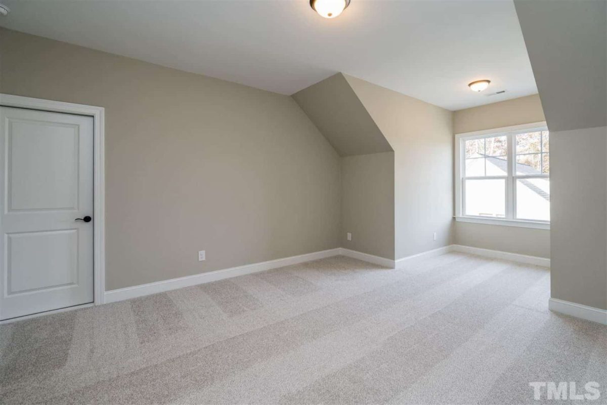 Elegant house Design with Two Floors and Custom Floor Plan