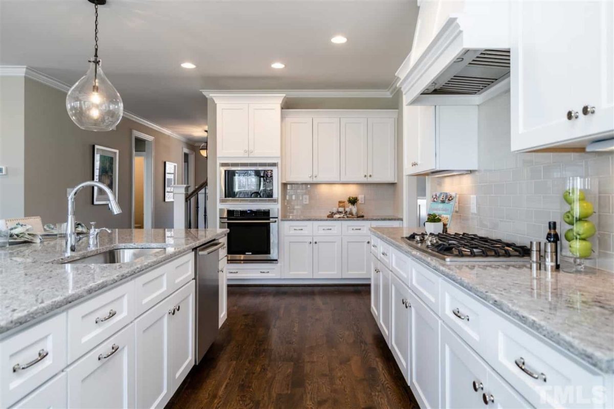 Elegant house Design with Two Floors and Custom Floor Plan