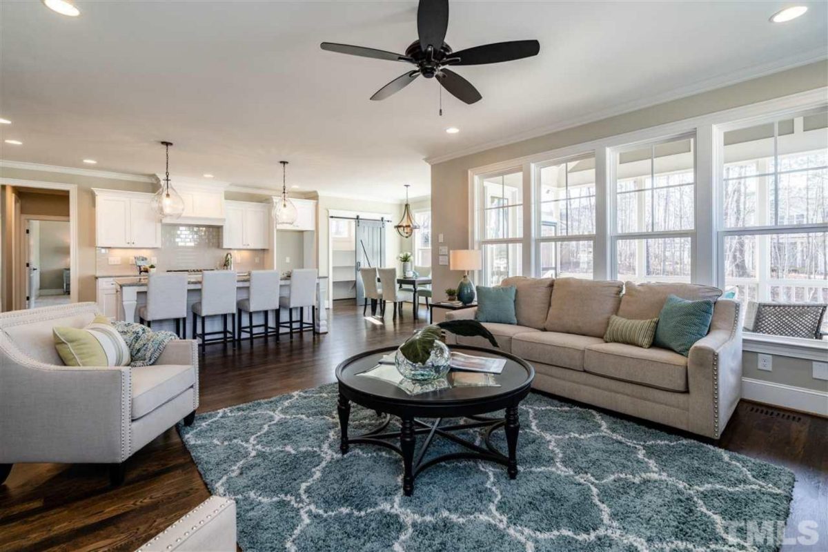 Elegant house Design with Two Floors and Custom Floor Plan