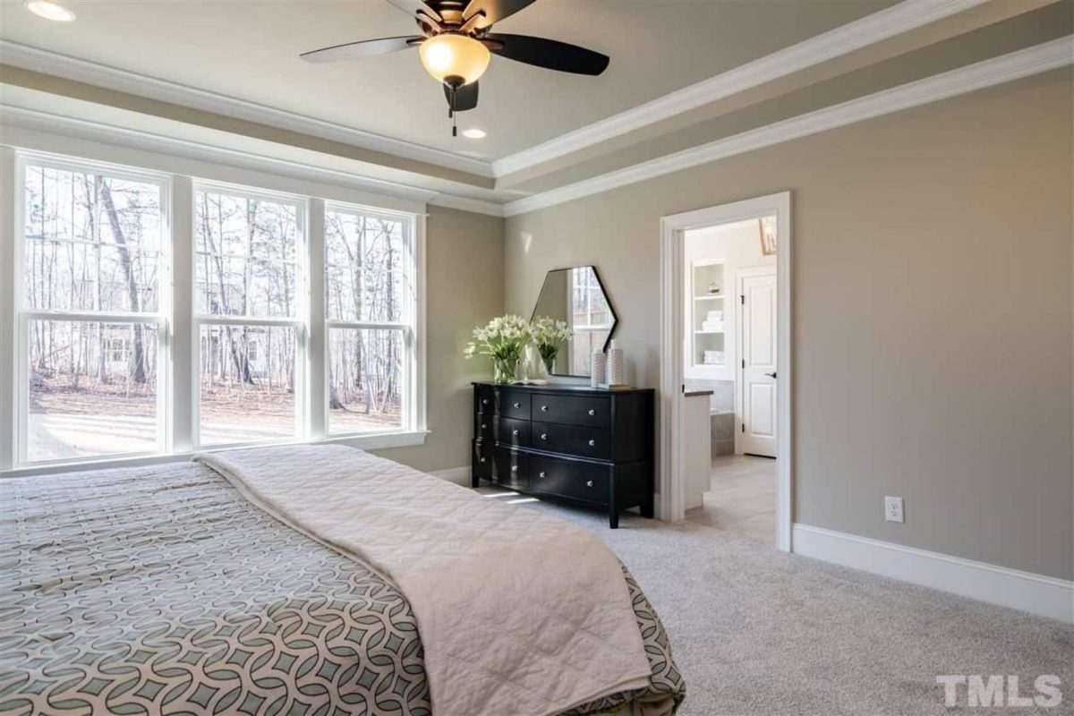 Beautiful 2.5-Story house Plan with 5 Bedrooms and Detailed CAD Designs