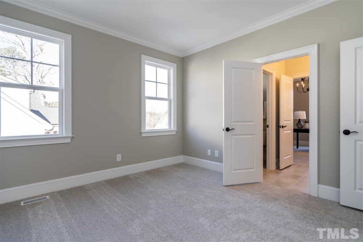 Beautiful 2.5-Story house Plan with 5 Bedrooms and Detailed CAD Designs