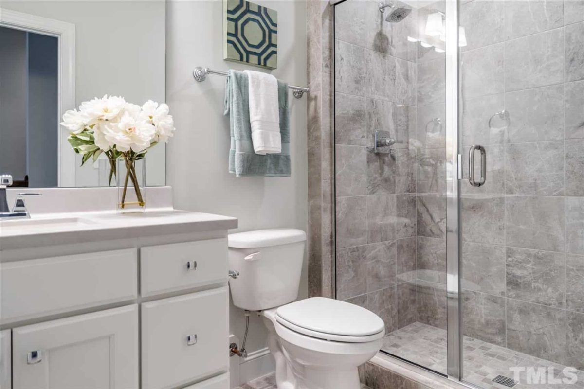 Beautiful 2.5-Story house Plan with 5 Bedrooms and Detailed CAD Designs