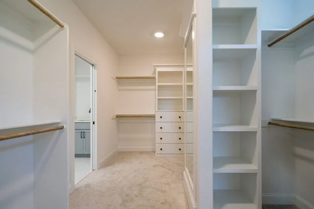 Beautiful 2.5-Story house Plan with 5 Bedrooms and Detailed CAD Designs