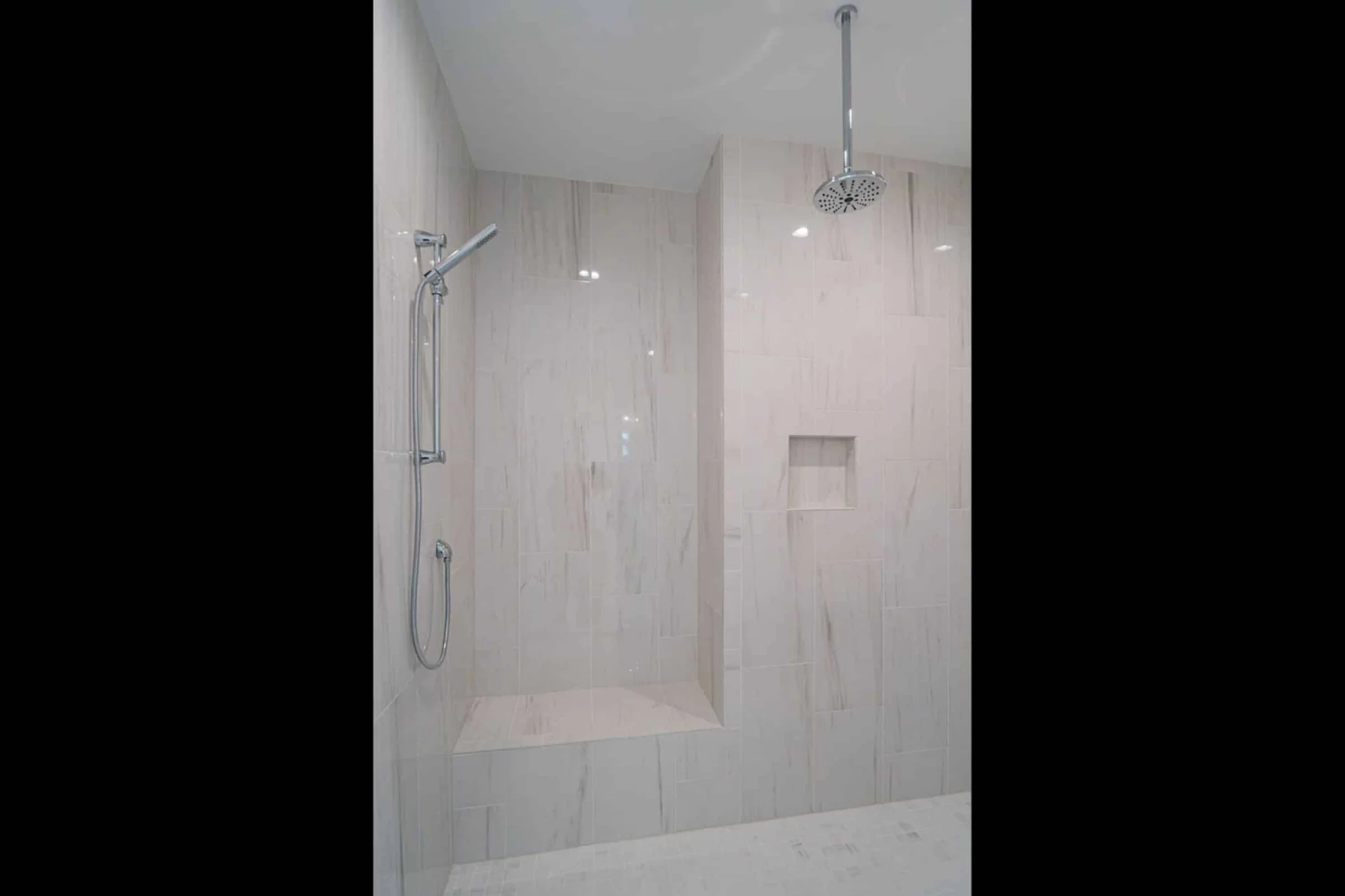 Beautiful 2.5-Story house Plan with 5 Bedrooms and Detailed CAD Designs