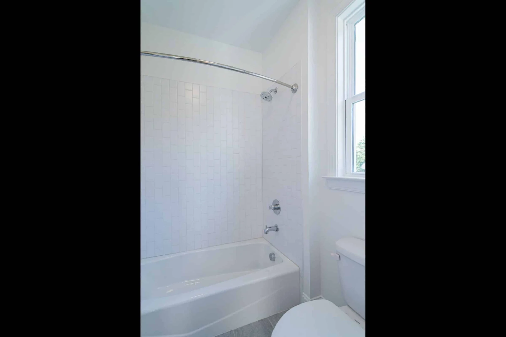 Beautiful 2.5-Story house Plan with 5 Bedrooms and Detailed CAD Designs