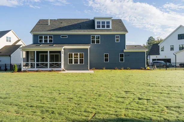 Beautiful 2.5-Story house Plan with 5 Bedrooms and Detailed CAD Designs