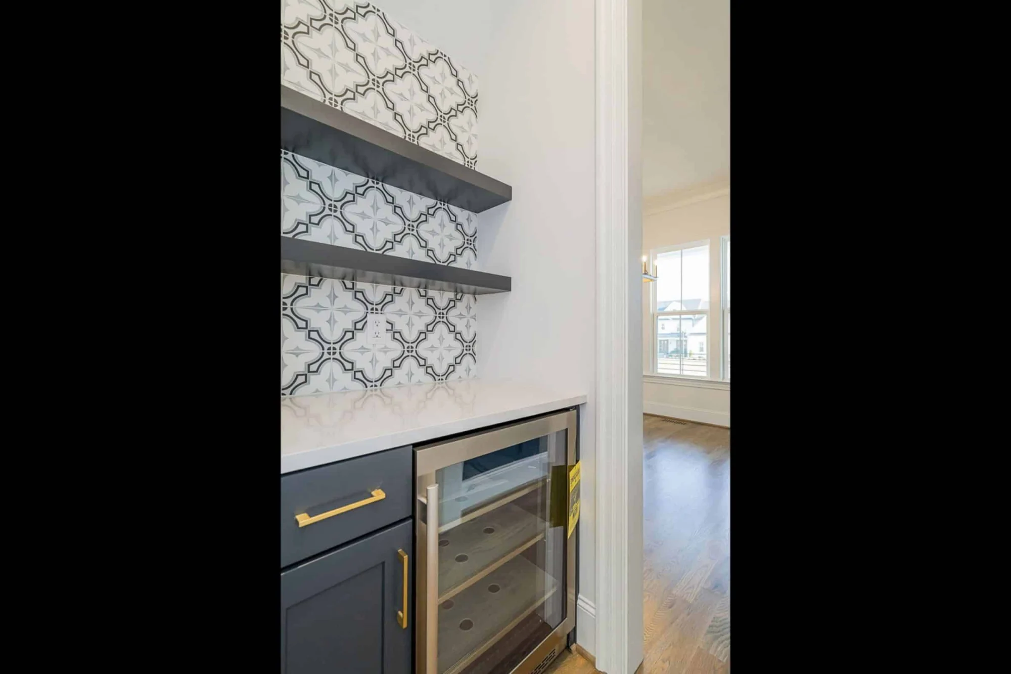 Beautiful 2.5-Story house Plan with 5 Bedrooms and Detailed CAD Designs