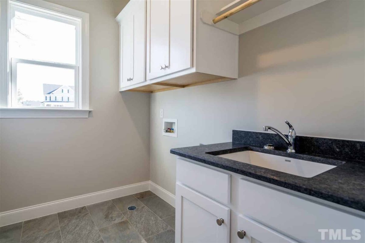 Modern Craftsman Floor Plan: Stunning house Design with CAD Blueprint