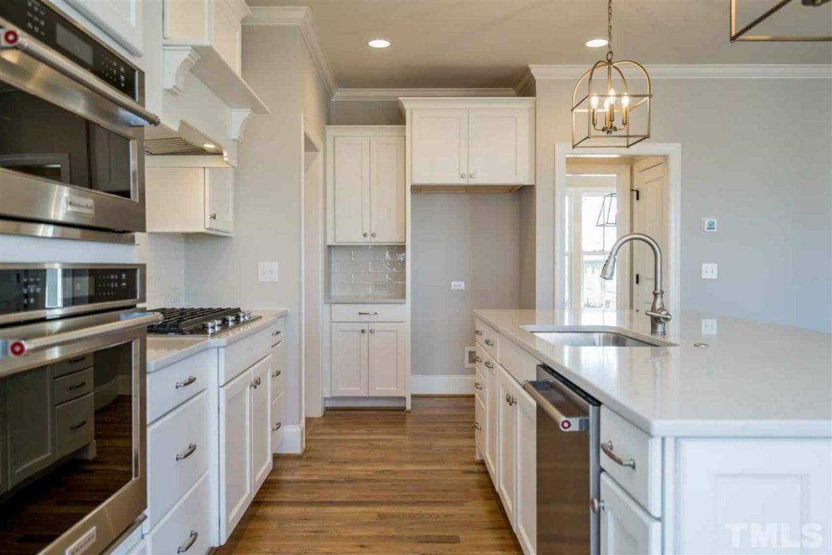 Modern Craftsman Floor Plan: Stunning house Design with CAD Blueprint