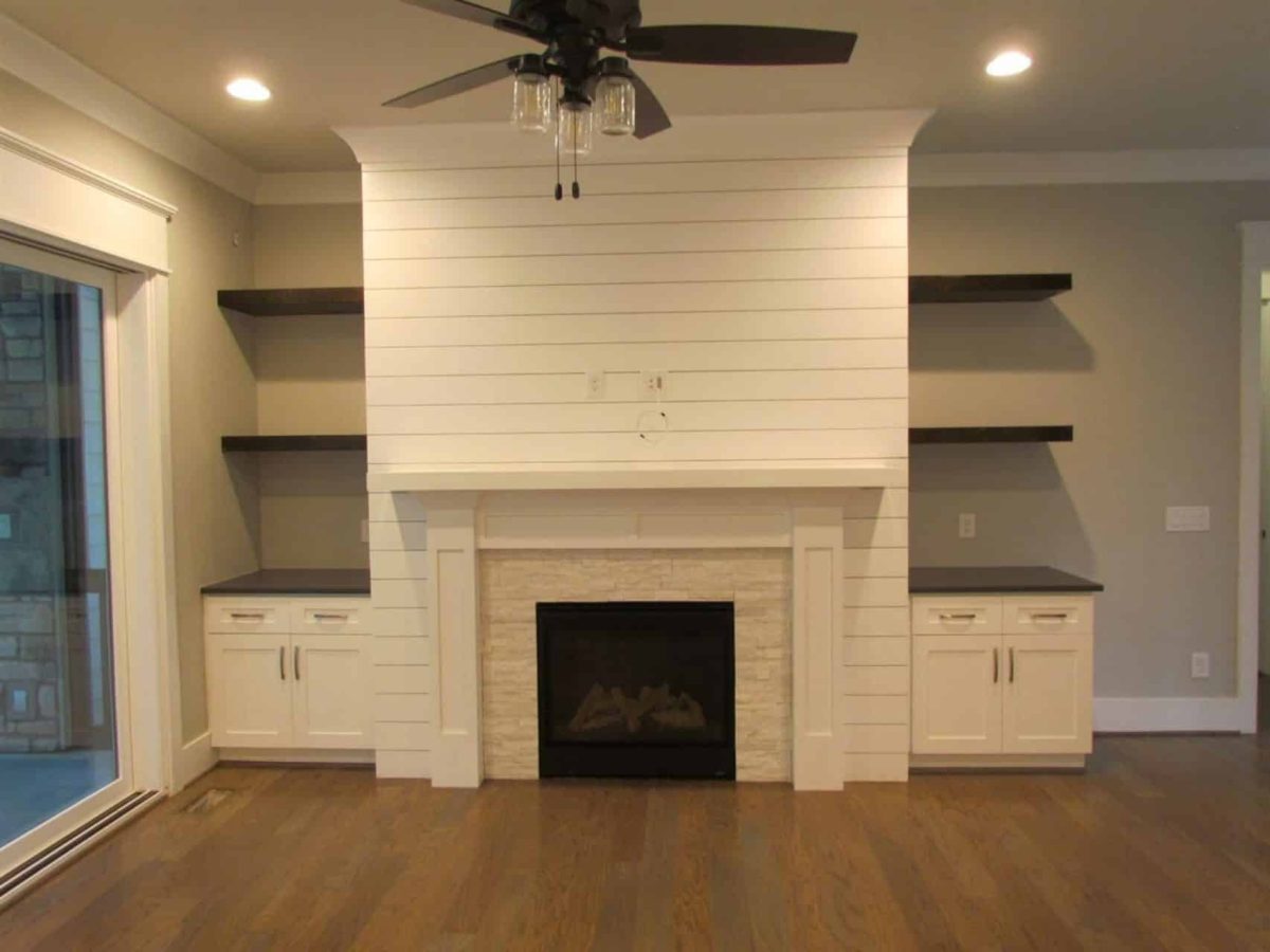 Craftsman house Floor Plan with Spacious Garage and Open Layout