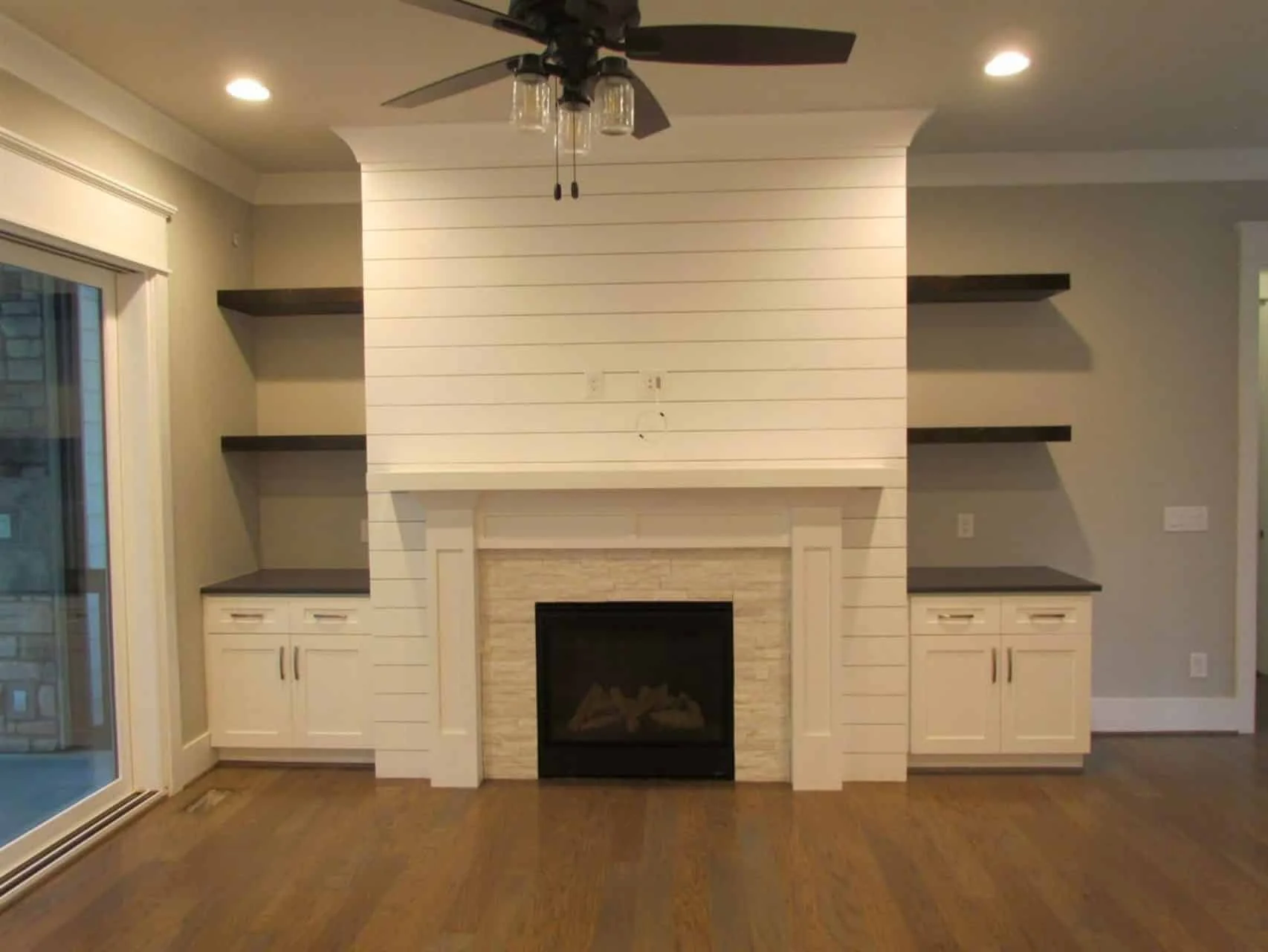 Craftsman house Floor Plan with Spacious Garage and Open Layout