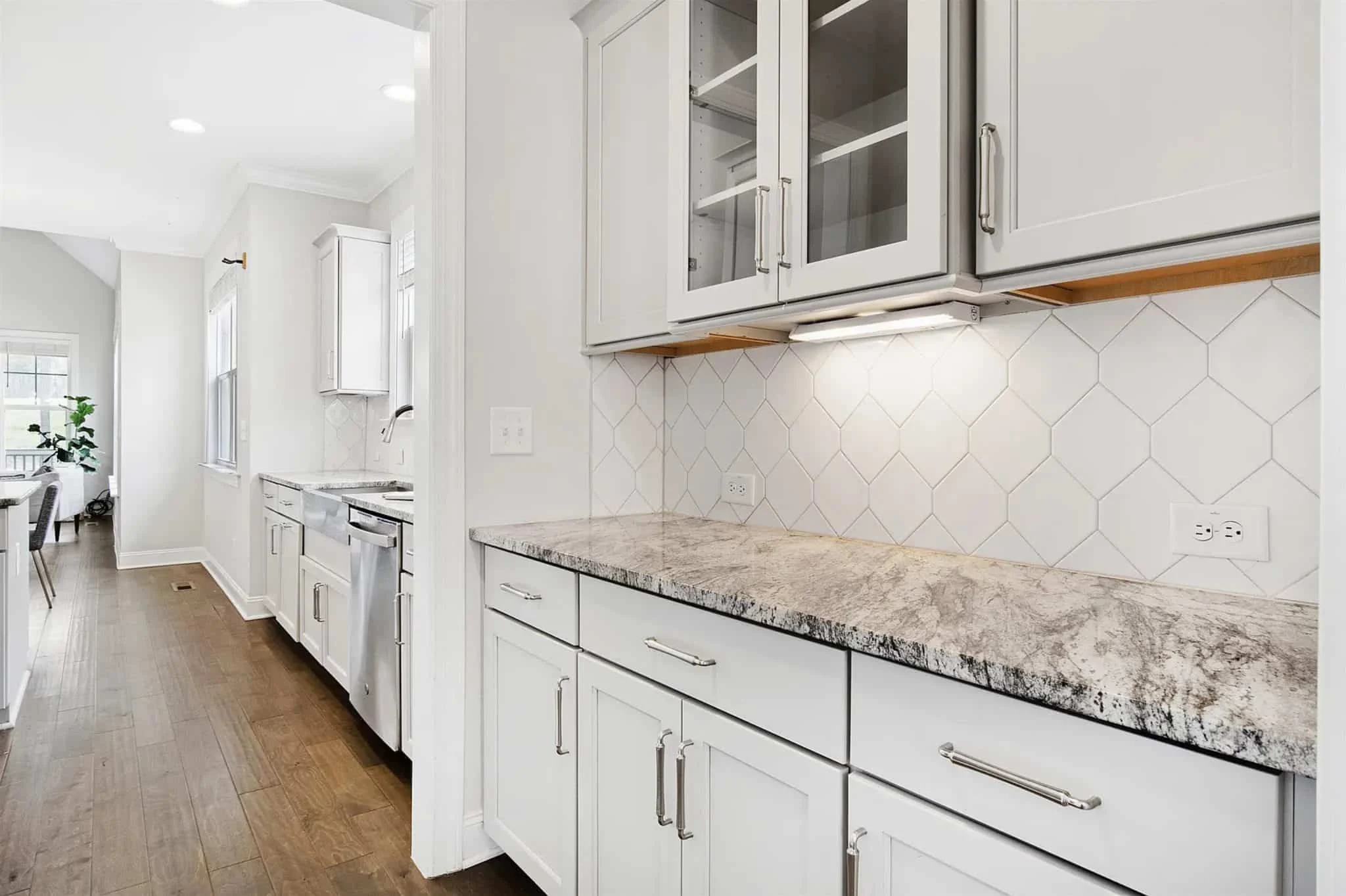 Spacious house Plan with CAD Blueprints & Modern Designs