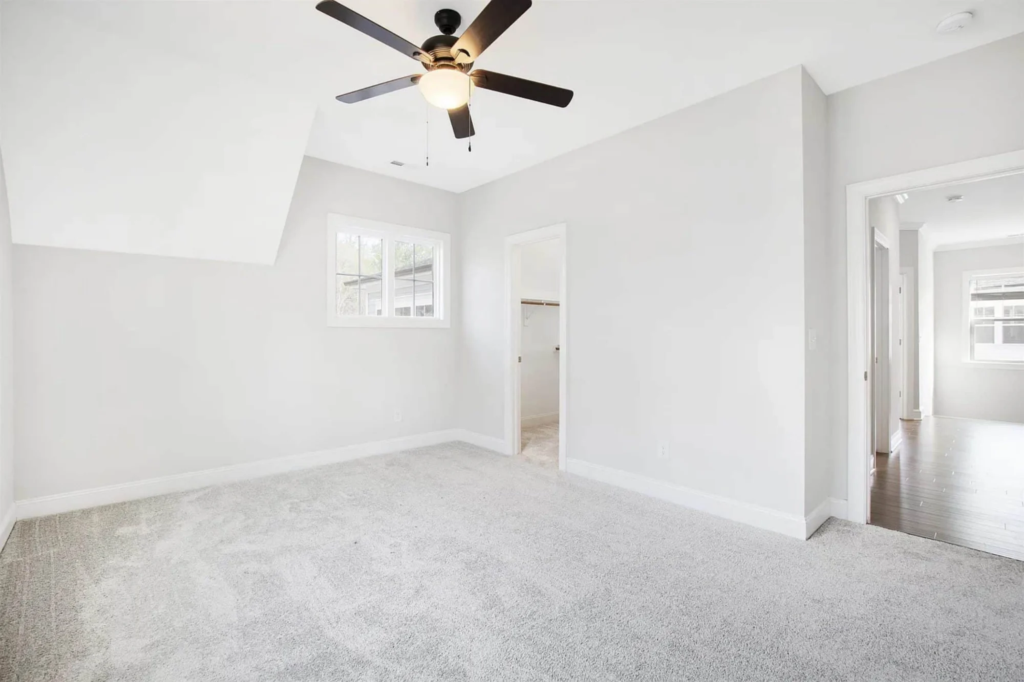 Spacious house Plan with CAD Blueprints & Modern Designs