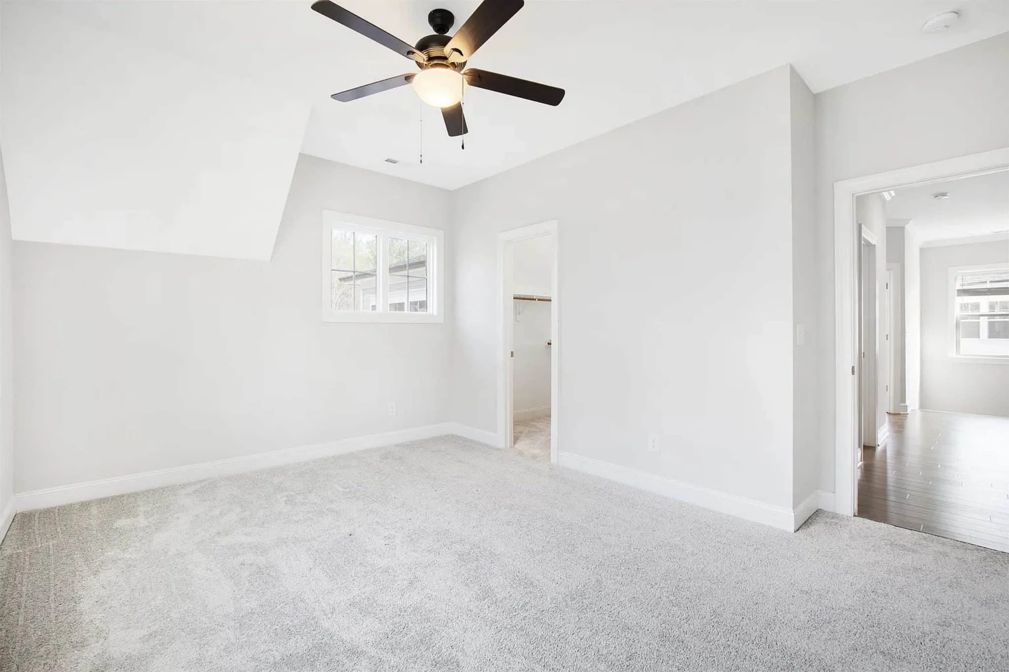 Spacious house Plan with CAD Blueprints & Modern Designs