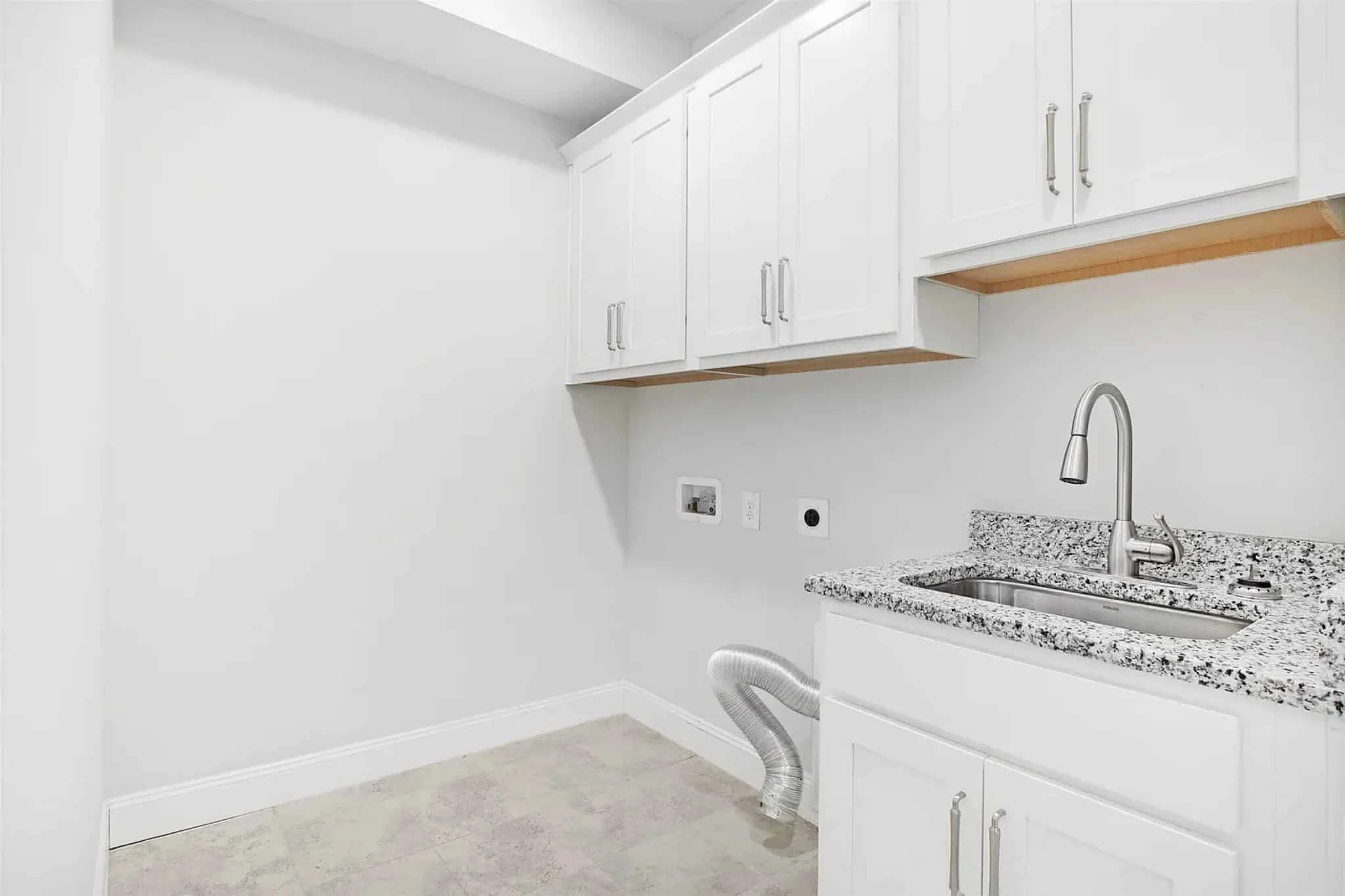 Spacious house Plan with CAD Blueprints & Modern Designs