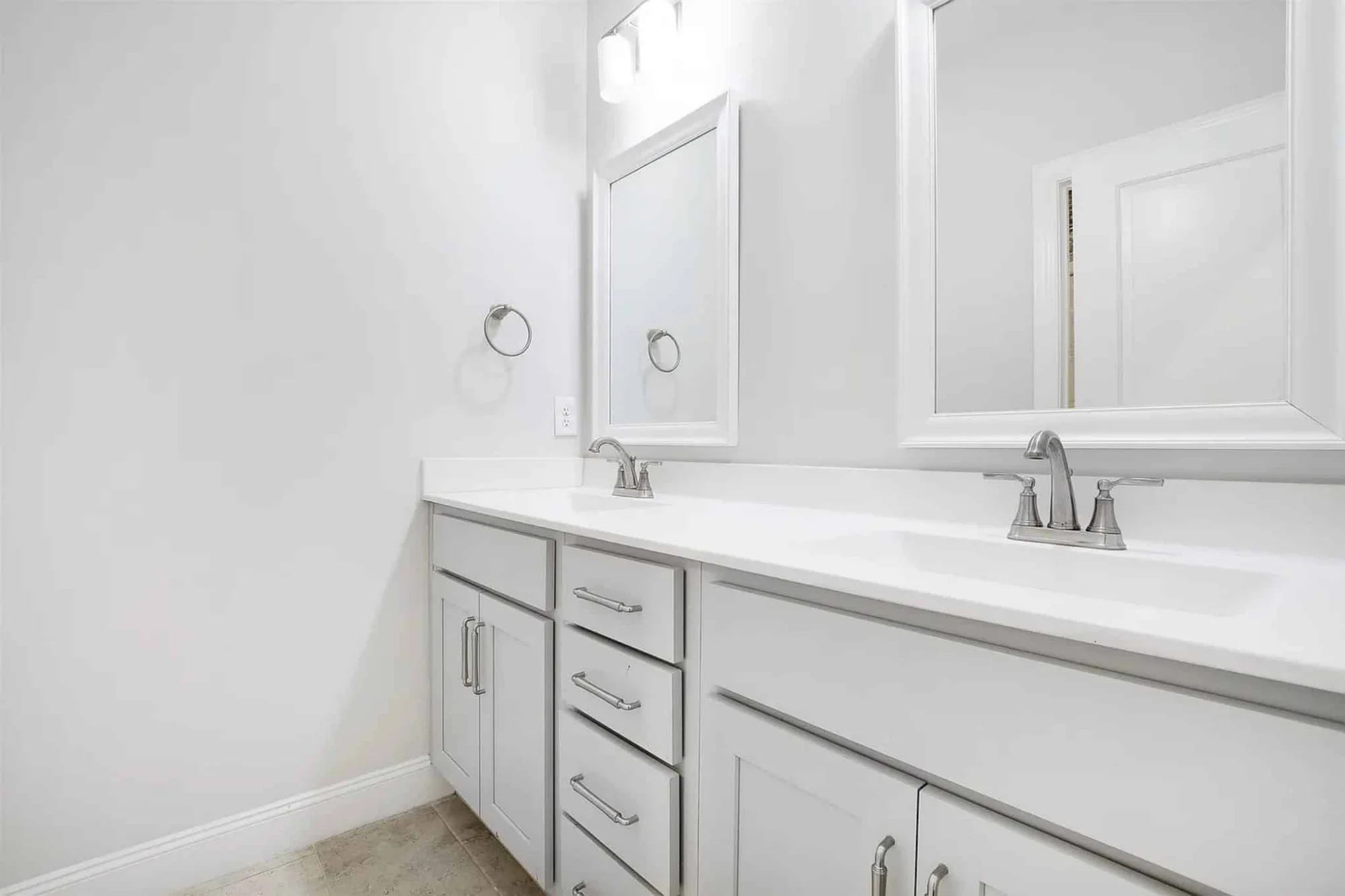 Spacious house Plan with CAD Blueprints & Modern Designs