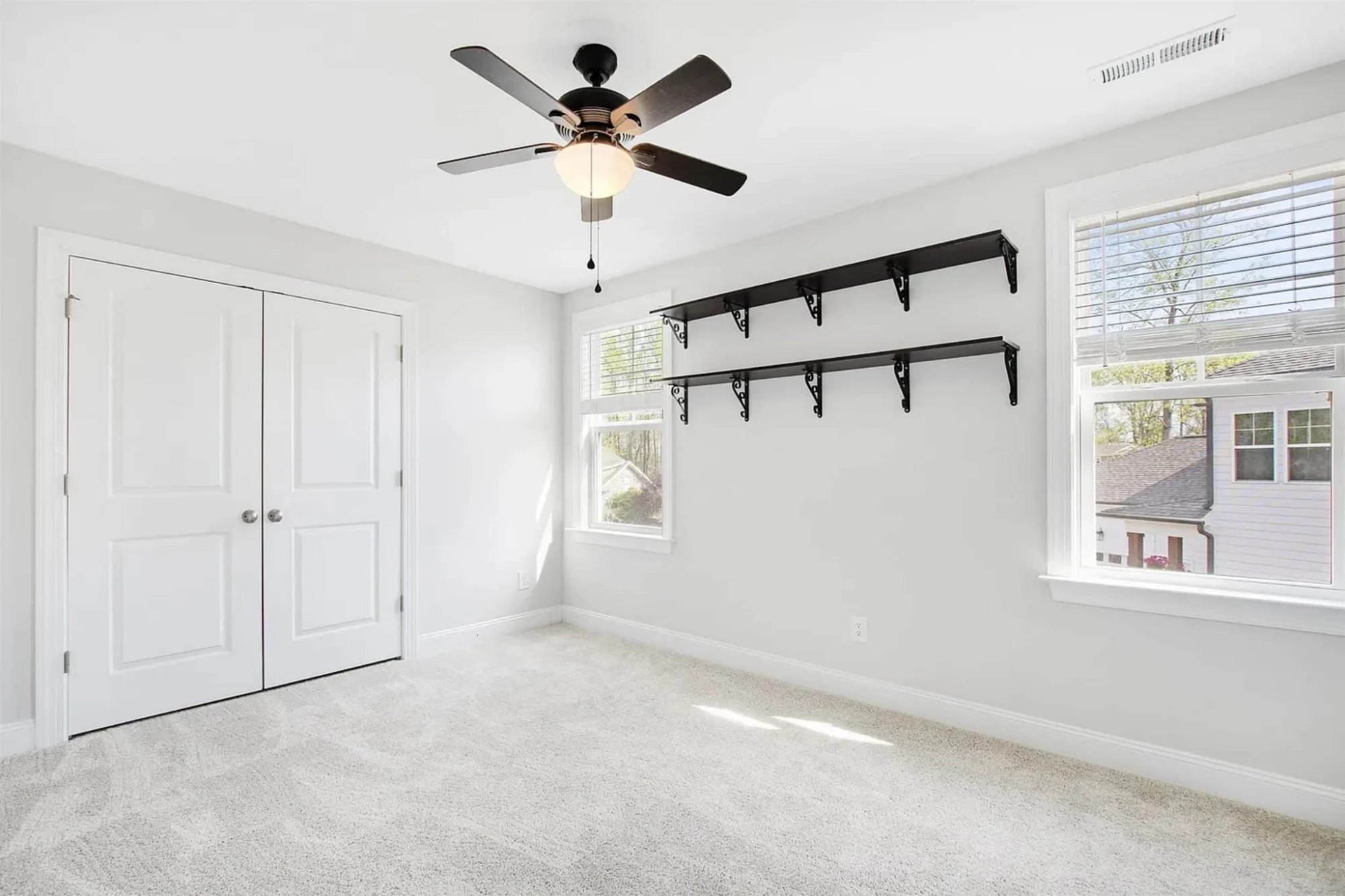 Spacious house Plan with CAD Blueprints & Modern Designs