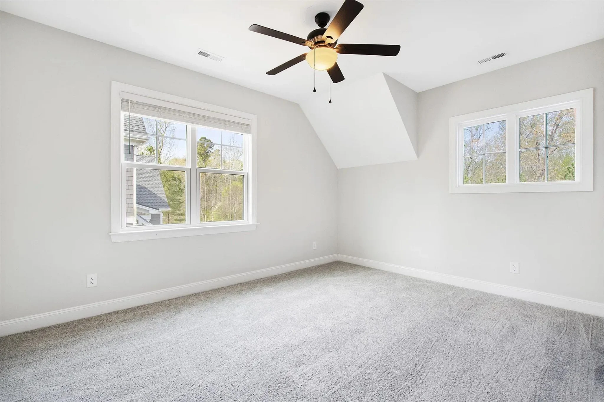 Spacious house Plan with CAD Blueprints & Modern Designs