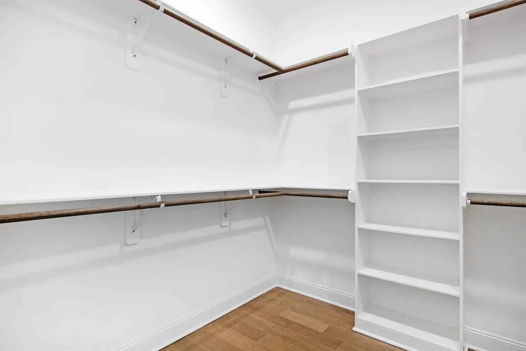 Spacious house Plan with CAD Blueprints & Modern Designs