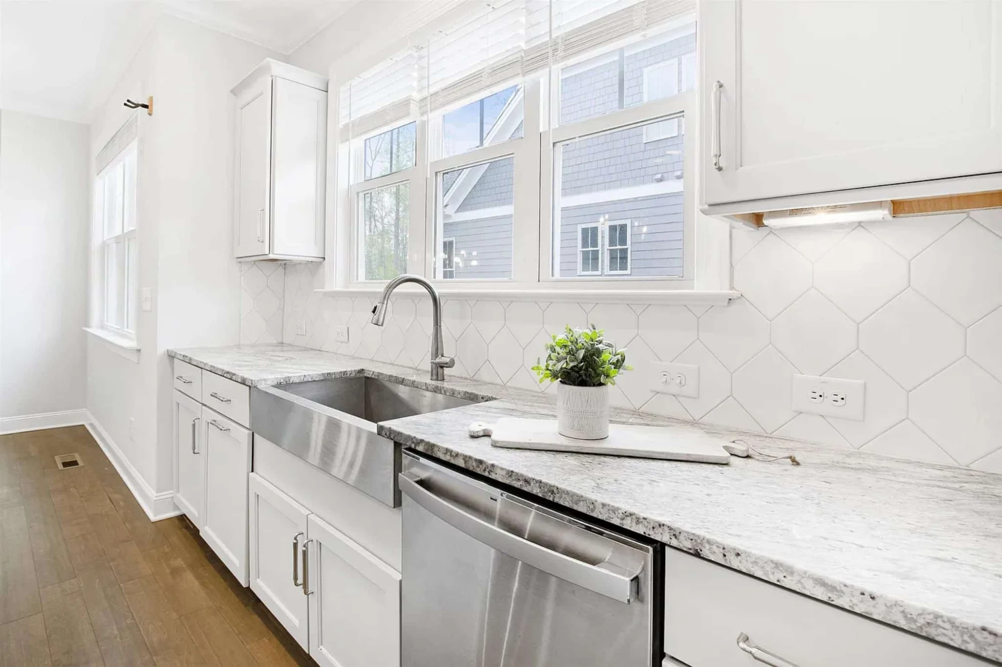 Spacious house Plan with CAD Blueprints & Modern Designs