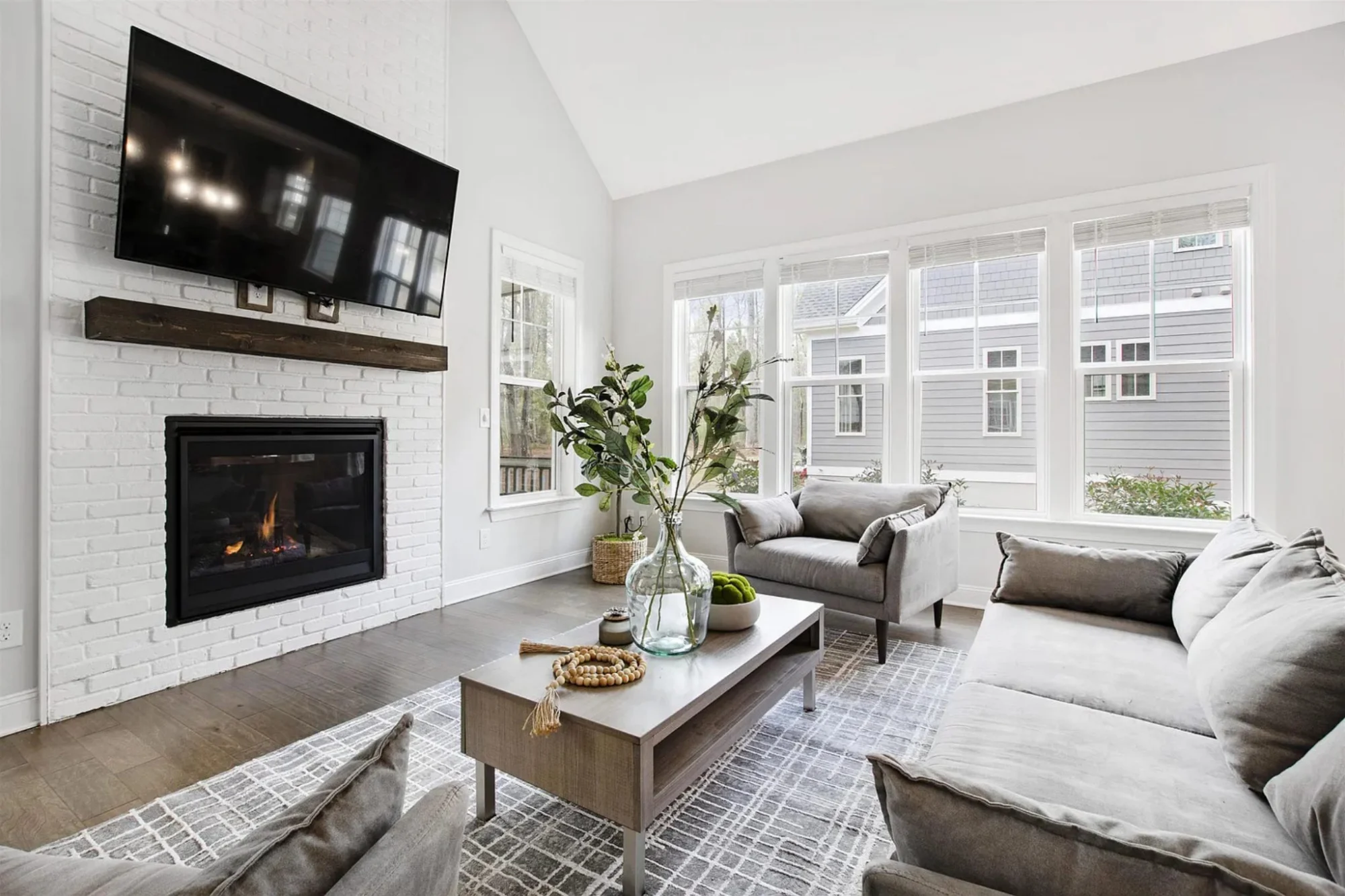 Spacious house Plan with CAD Blueprints & Modern Designs