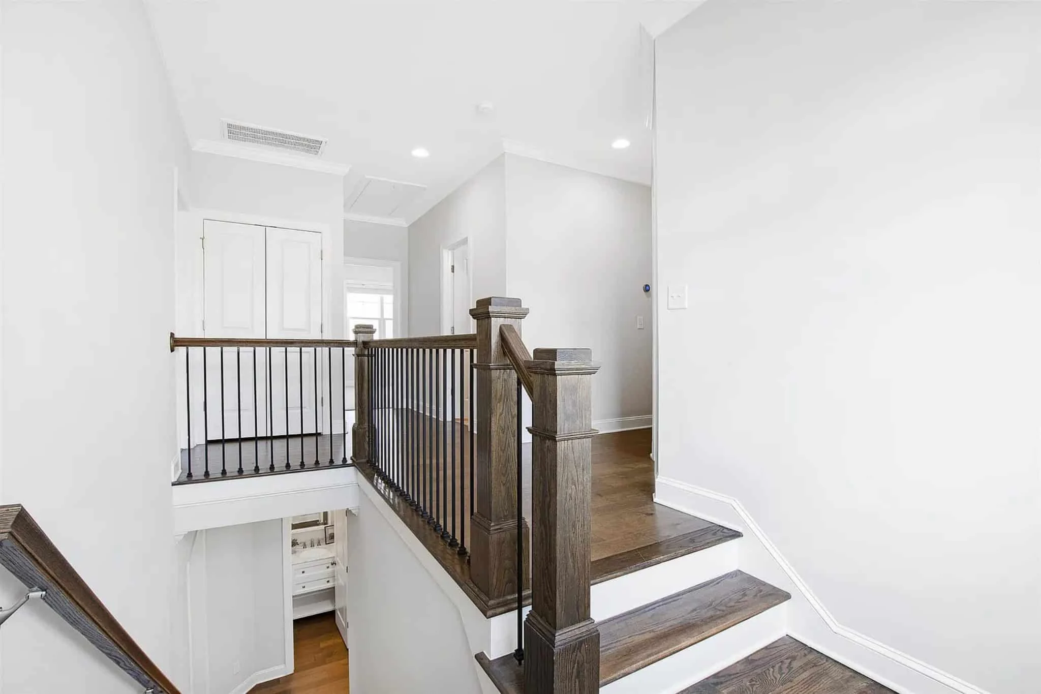 Spacious house Plan with CAD Blueprints & Modern Designs