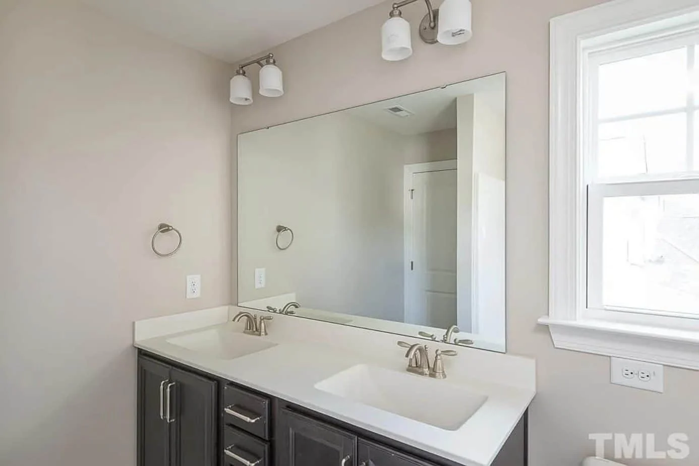 18-1884 HOUSE PLAN - Elegant House Plan with 5 Bedrooms, CAD Designs & Blueprint 24 Elegant house Plan with 5 Bedrooms, CAD Designs & Blueprint