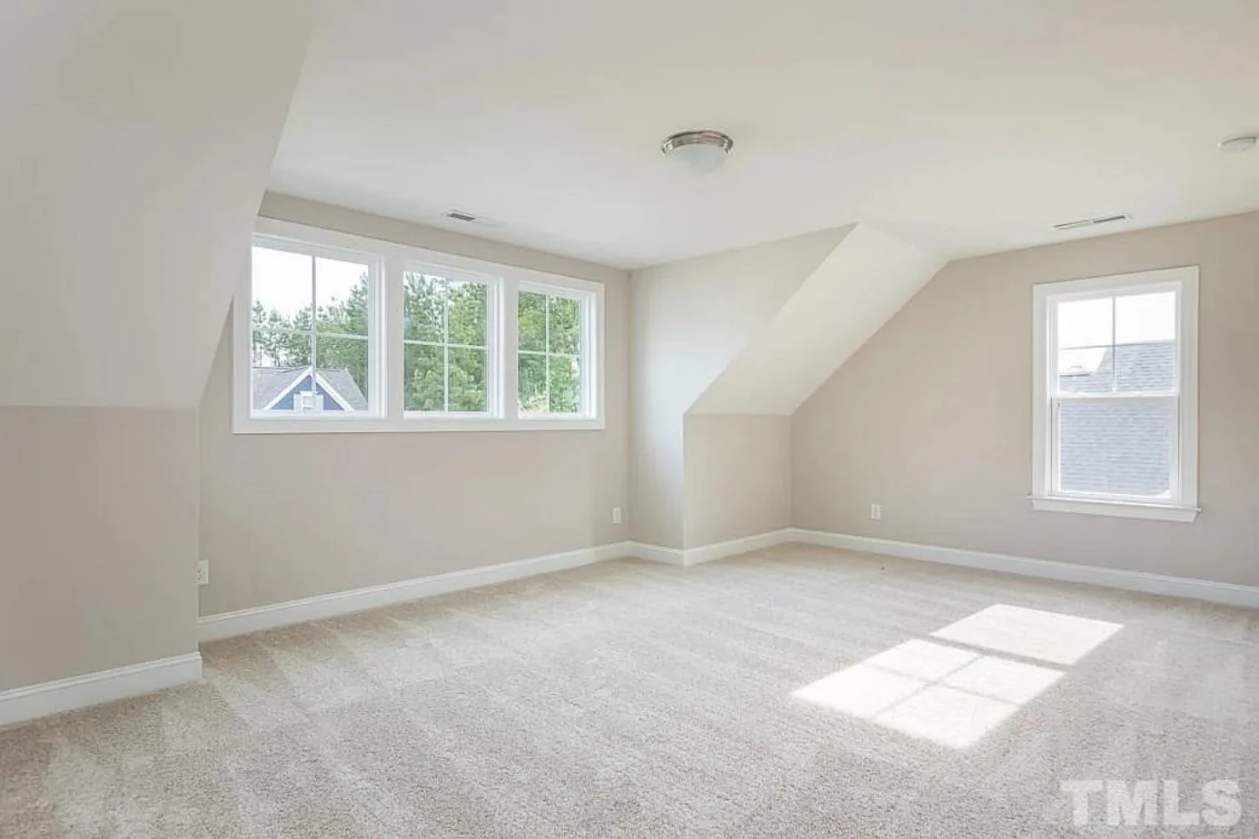 18-1884 HOUSE PLAN - Elegant House Plan with 5 Bedrooms, CAD Designs & Blueprint 18 Elegant house Plan with 5 Bedrooms, CAD Designs & Blueprint