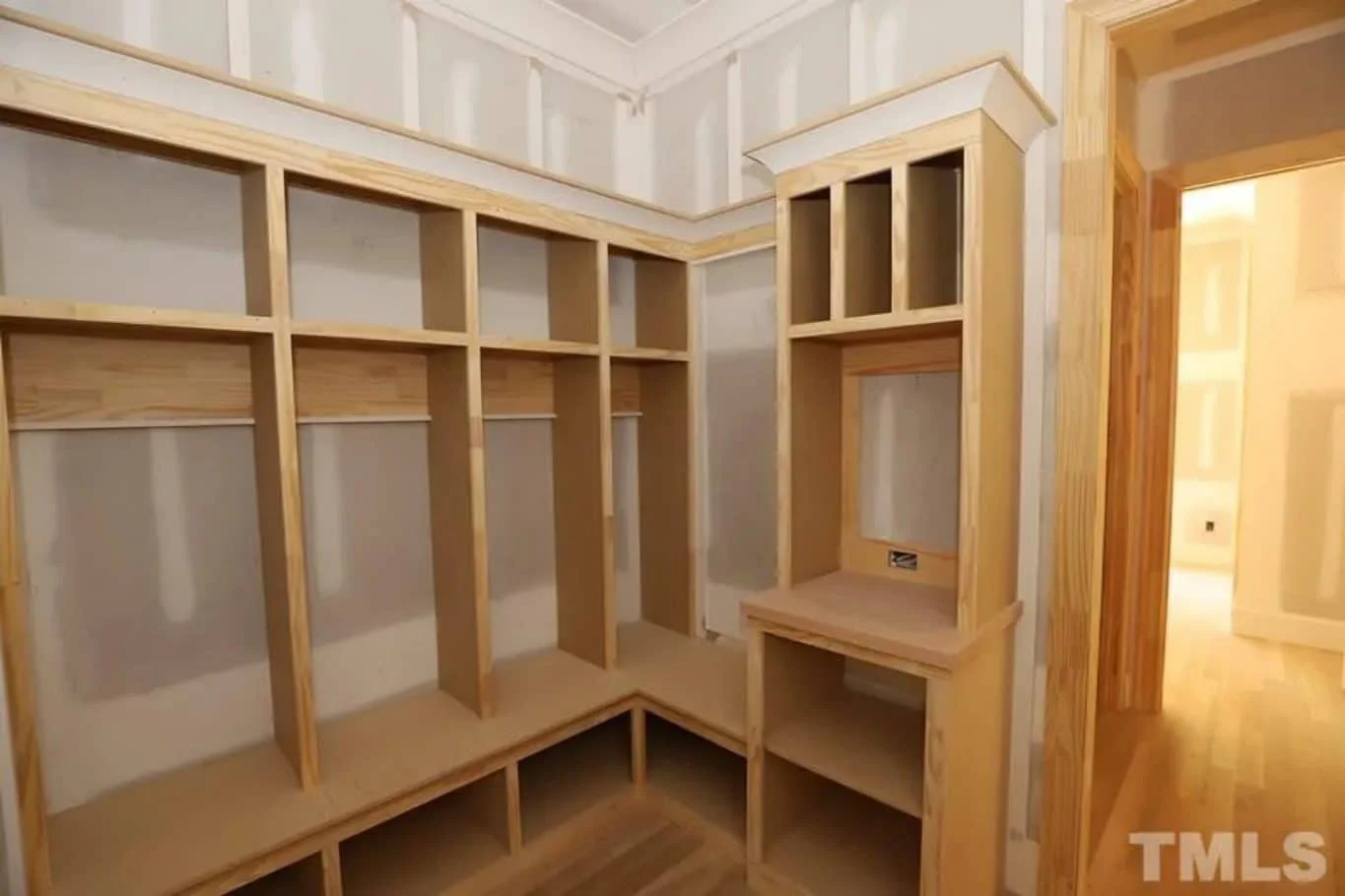 18-1636 HOUSE PLAN - Craftsman Home Plan - 4-Bed, 3-Bath, 2,750 SF 23 Modern Craftsman house Floor Plan with CAD Designs & Blueprints