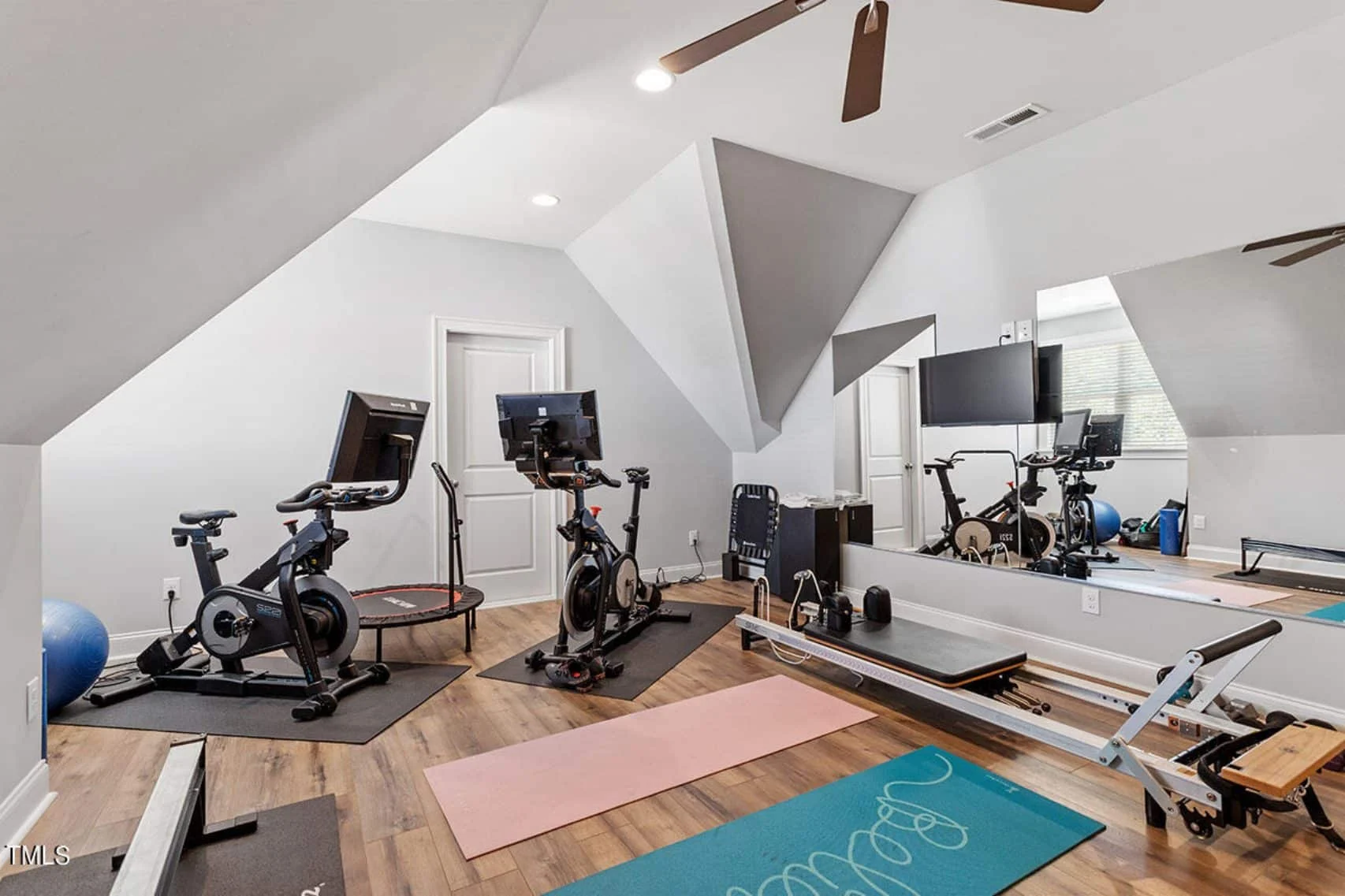 18-1588 HOUSE PLAN - Craftsman Home Plan - 4-Bed, 3.5-Bath, 3,231 SF 11 Craftsman house Plan with Detailed Floor Blueprint Designs